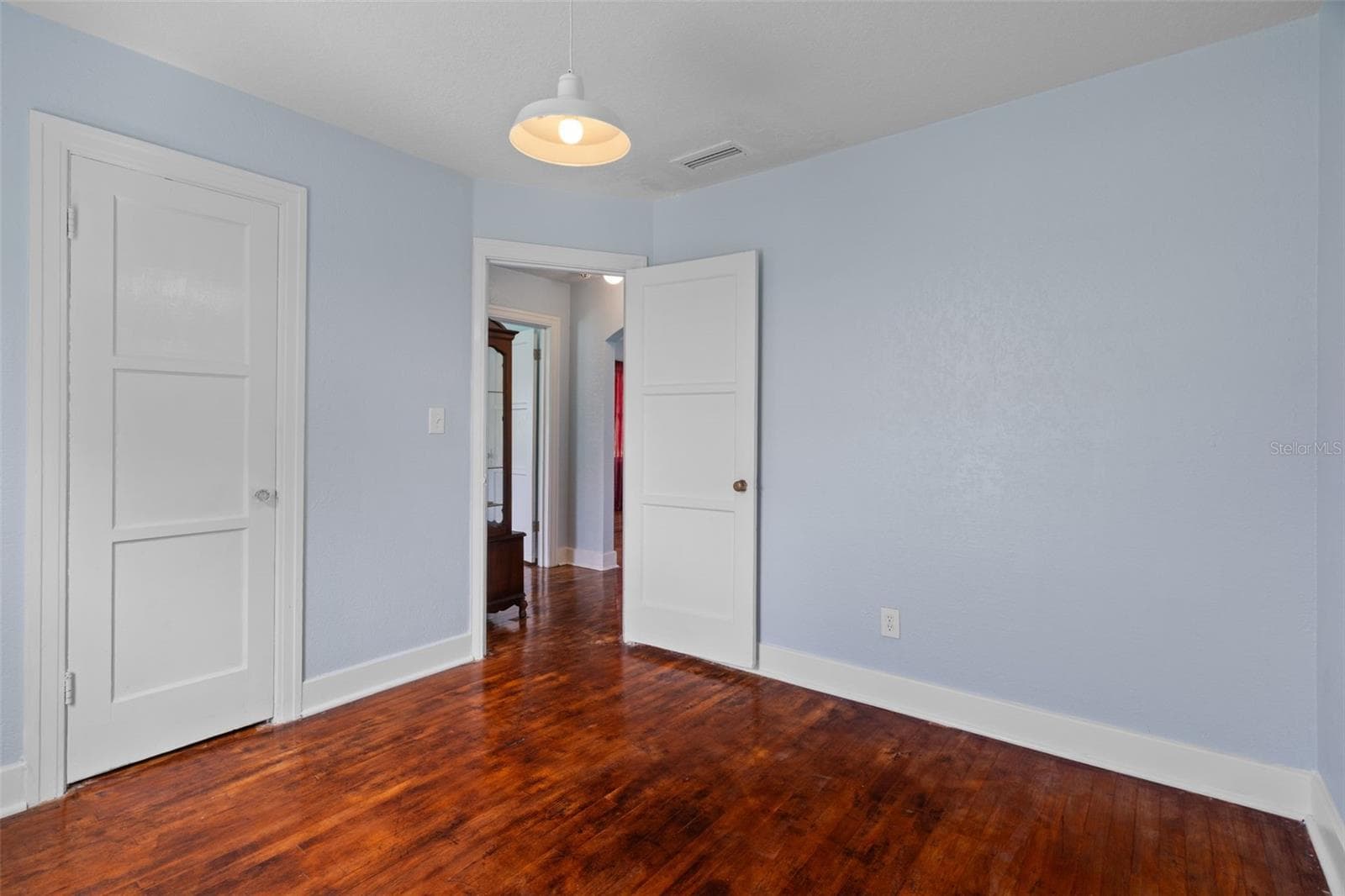 Single Family Residence at 5300 39 AVE N, ST PETERSBURG, photo 18 of 45