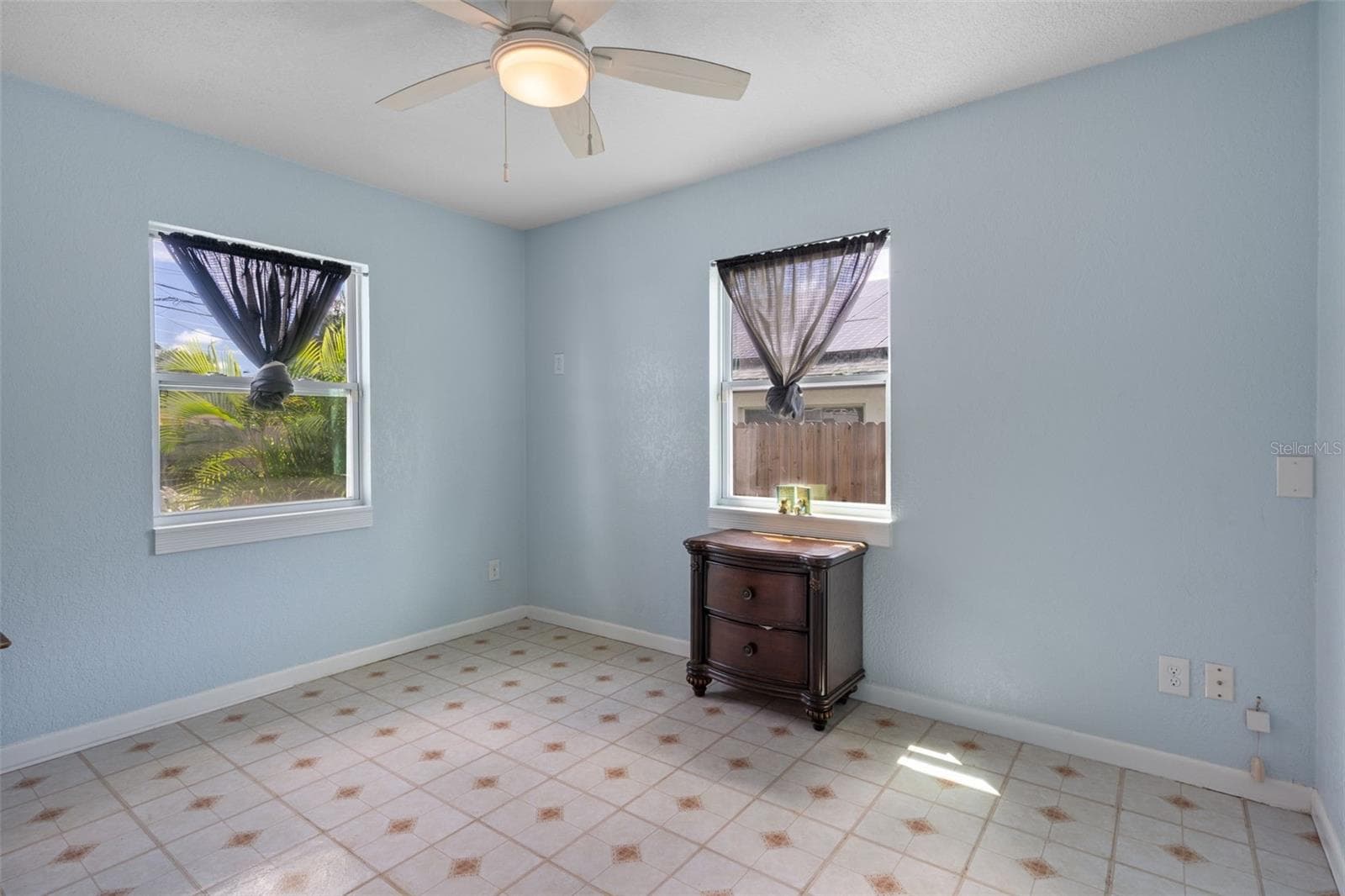 Single Family Residence at 5300 39 AVE N, ST PETERSBURG, photo 33 of 45