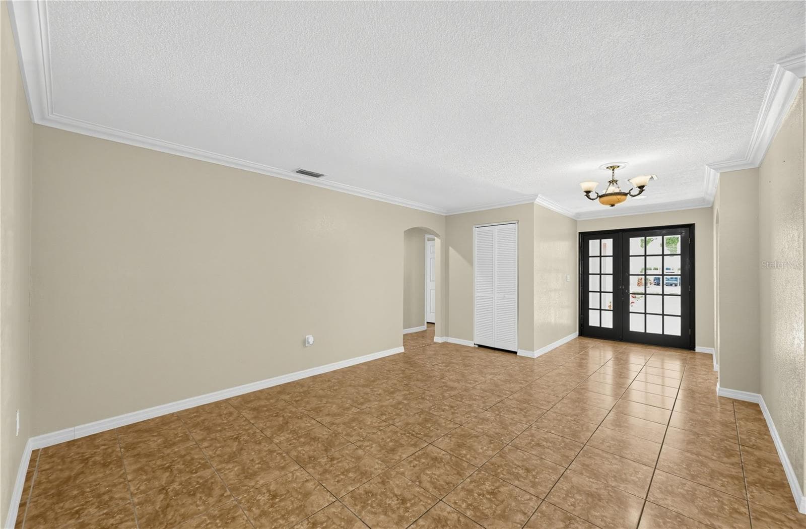 Single Family Residence at 915 SEMINOLE BLVD, TARPON SPRINGS, photo 10 of 26