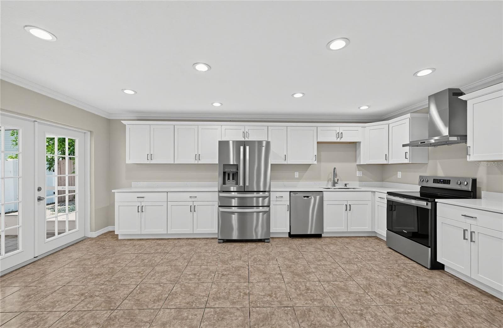 Single Family Residence at 915 SEMINOLE BLVD, TARPON SPRINGS, photo 9 of 26