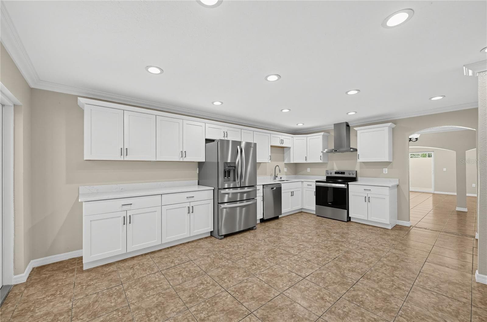 Single Family Residence at 915 SEMINOLE BLVD, TARPON SPRINGS, photo 11 of 26