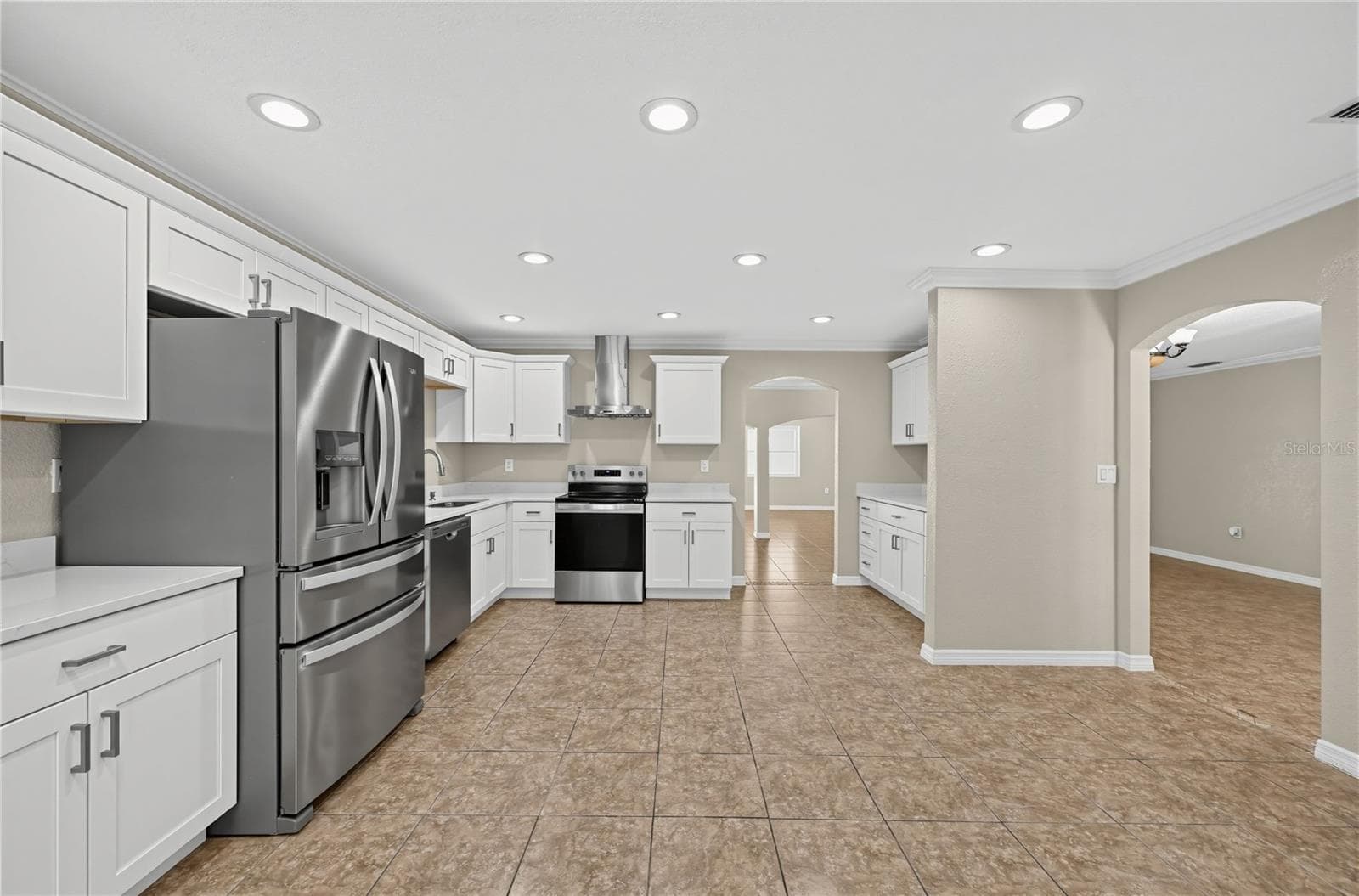Single Family Residence at 915 SEMINOLE BLVD, TARPON SPRINGS, photo 13 of 26