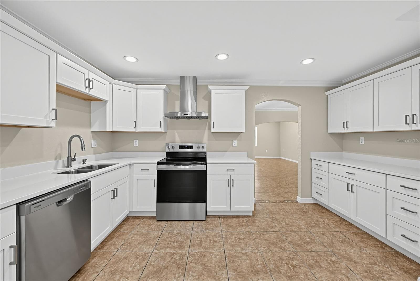 Single Family Residence at 915 SEMINOLE BLVD, TARPON SPRINGS, photo 14 of 26
