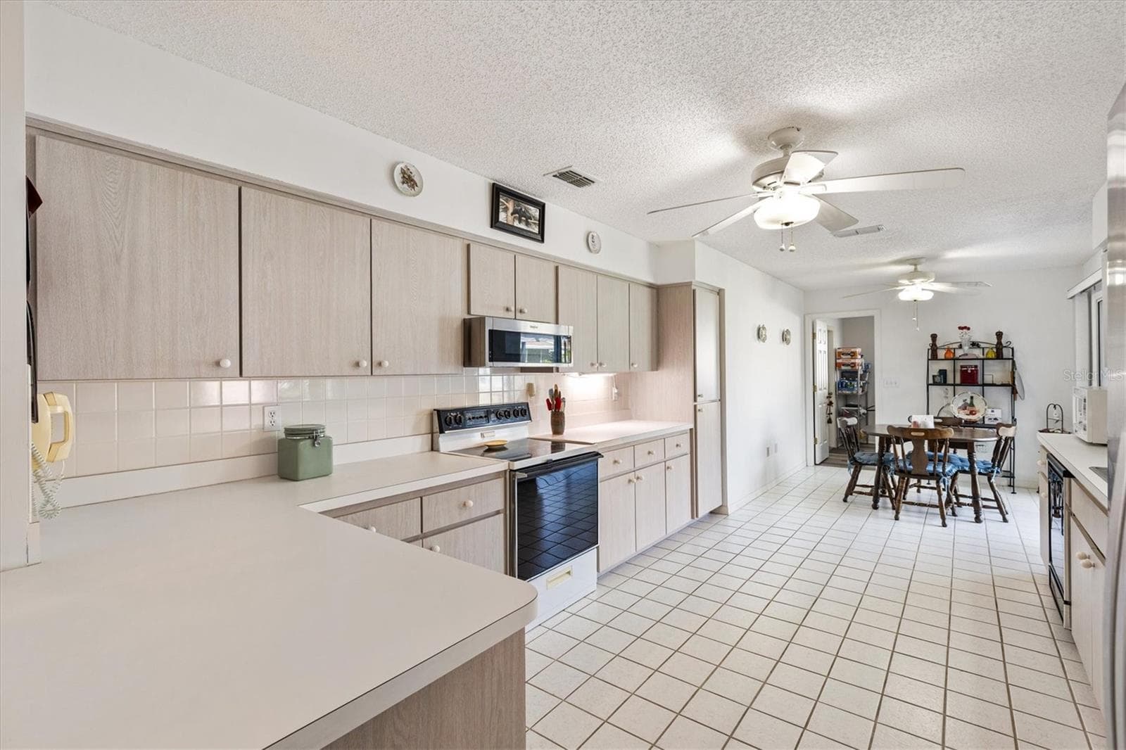 Single Family Residence at 9619 SE 174TH PLACE RD, SUMMERFIELD, photo 9 of 27