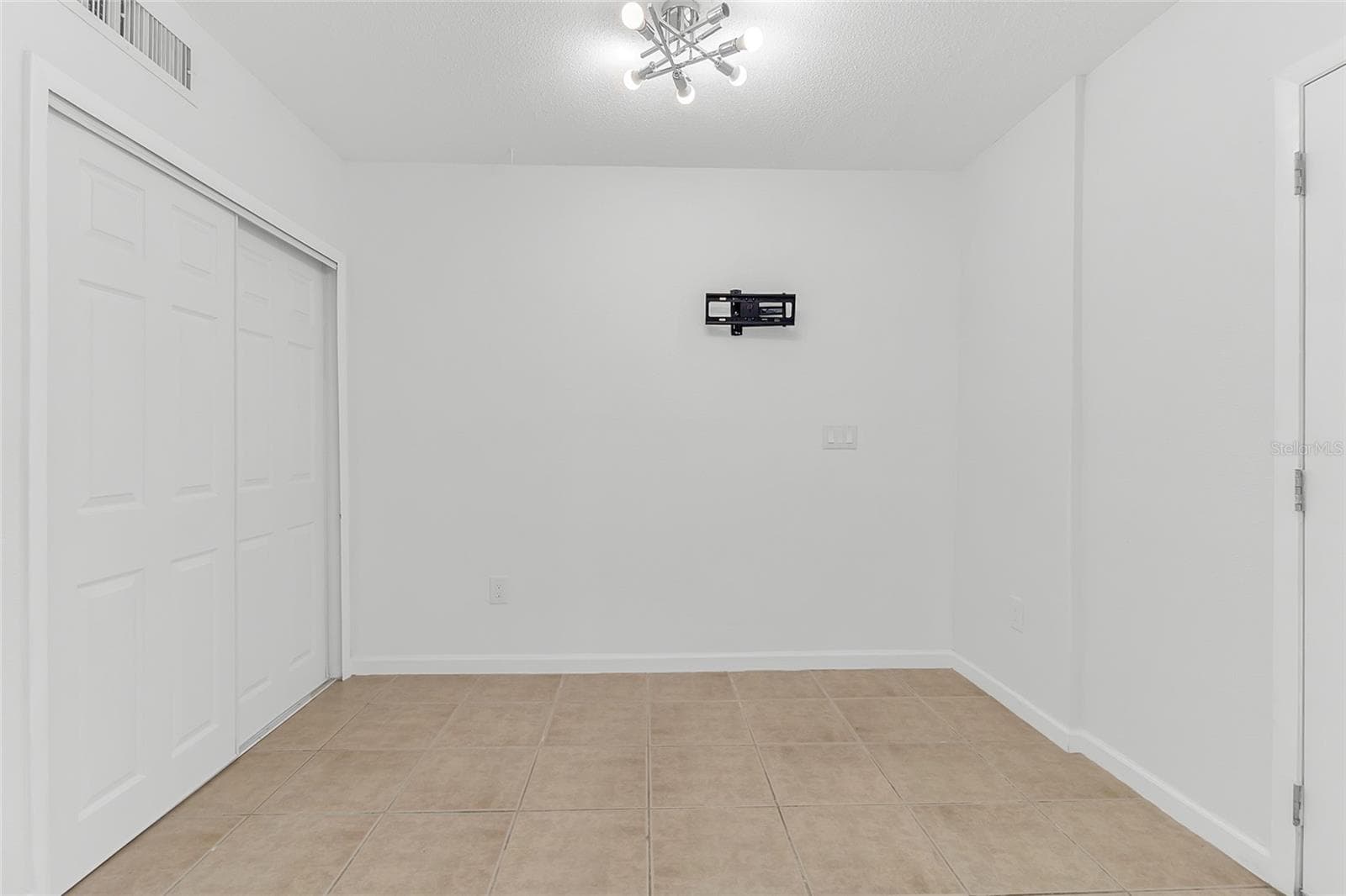 Condominium at 200 MAITLAND AVE #41, ALTAMONTE SPRINGS, photo 7 of 38