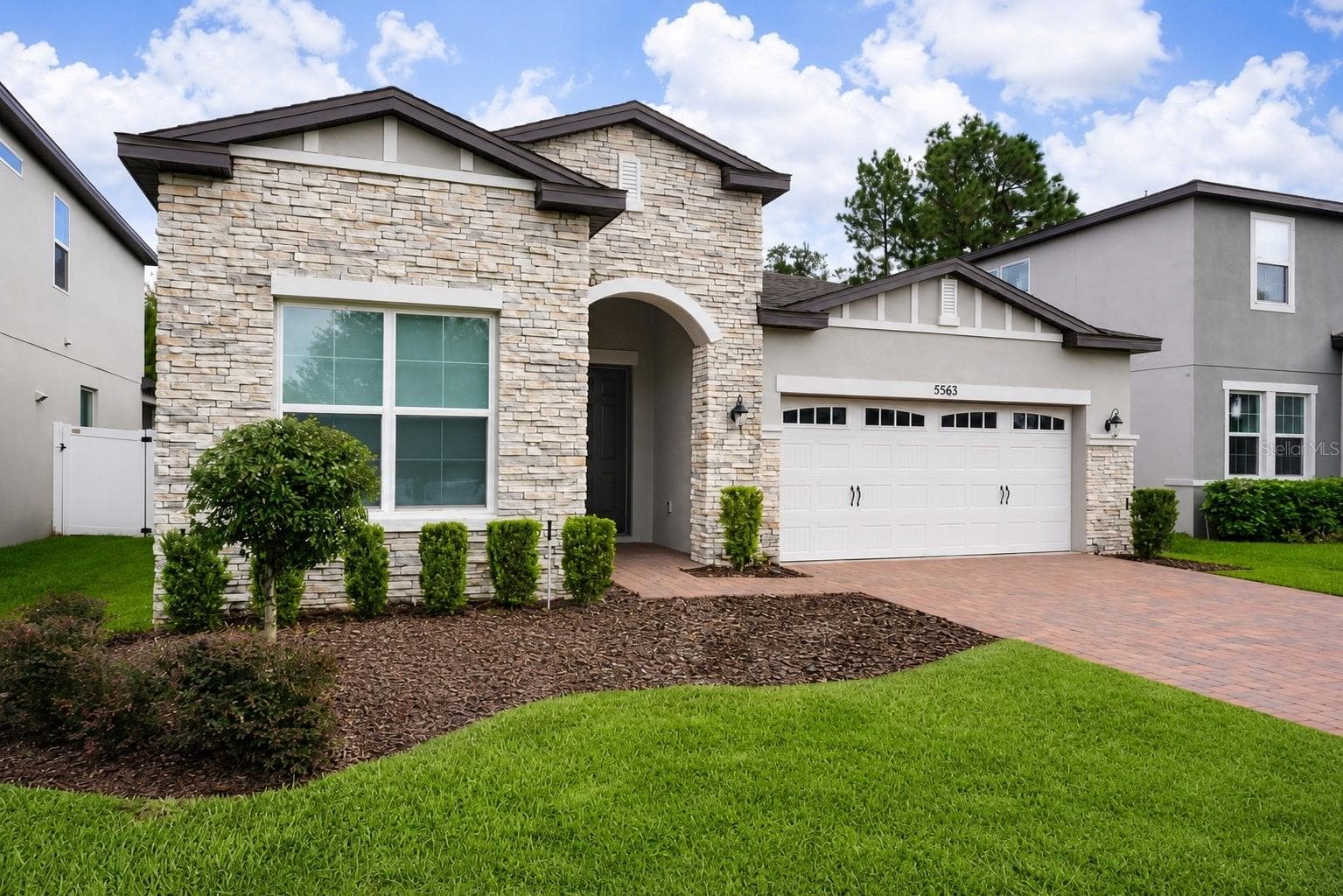 5563 SABAL DR