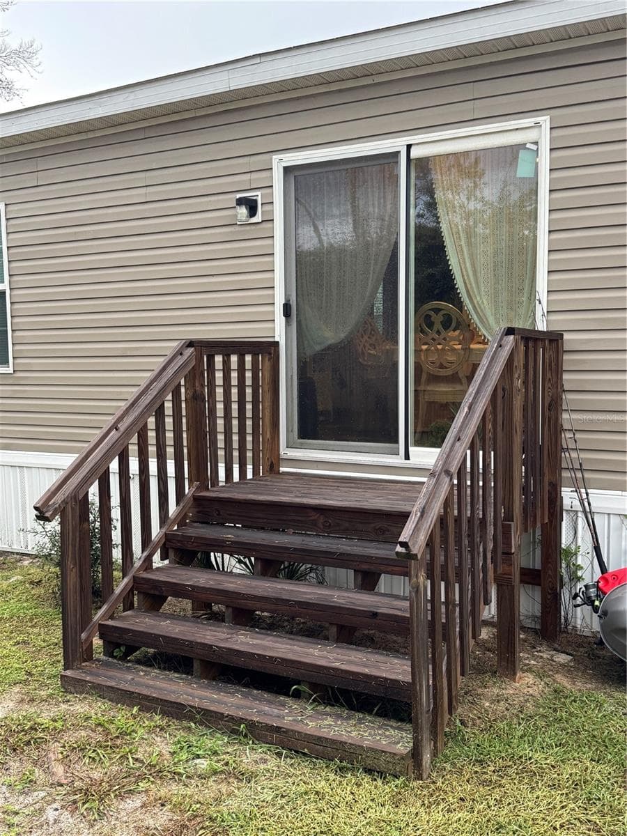 Easy Access to the back yard - 27590 COUNTY ROAD 42, PAISLEY