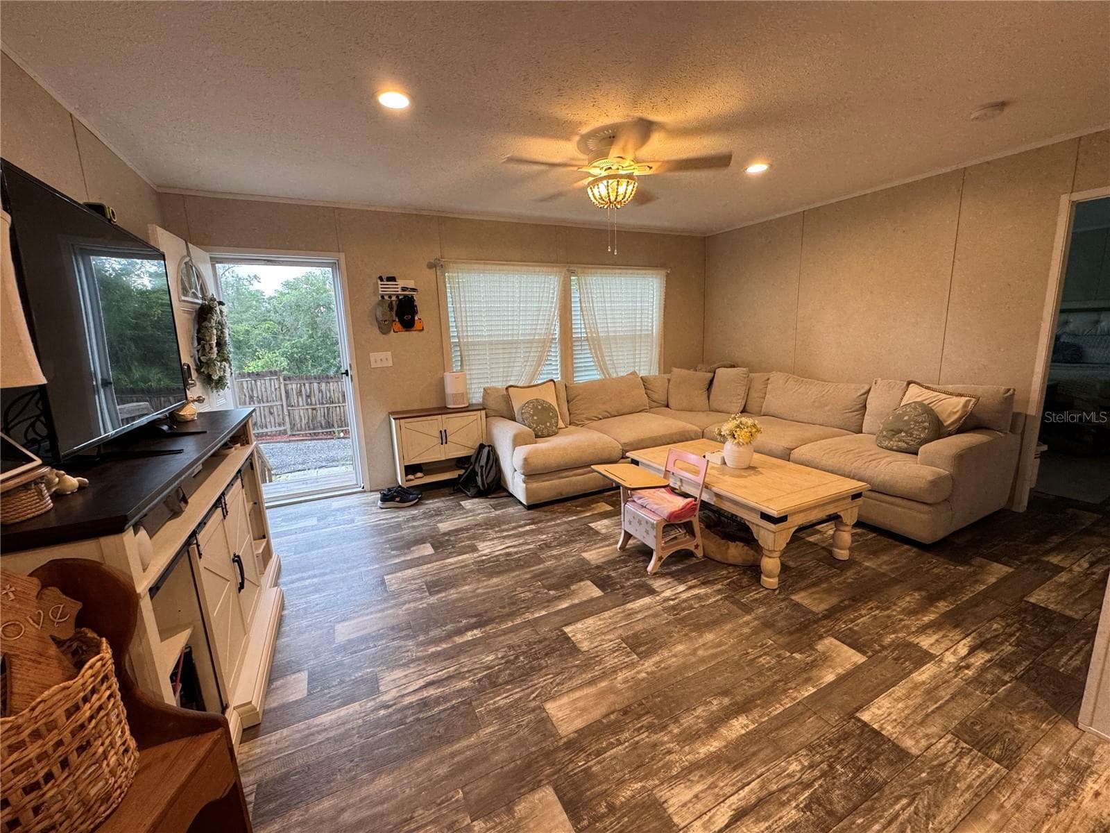 Huge open living room - 27590 COUNTY ROAD 42, PAISLEY