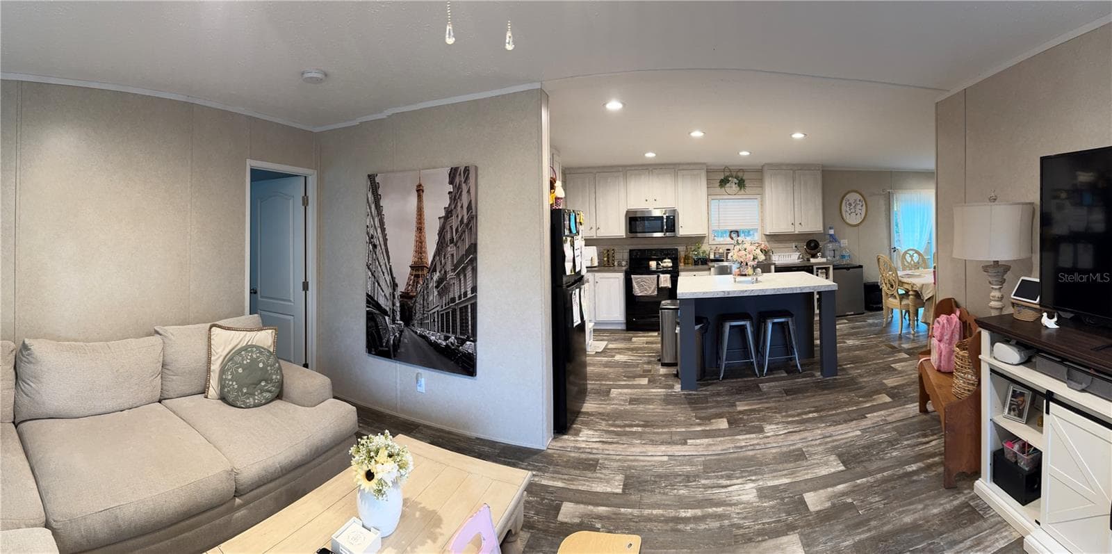 Open concept floorplan feels open and inviting - 27590 COUNTY ROAD 42, PAISLEY