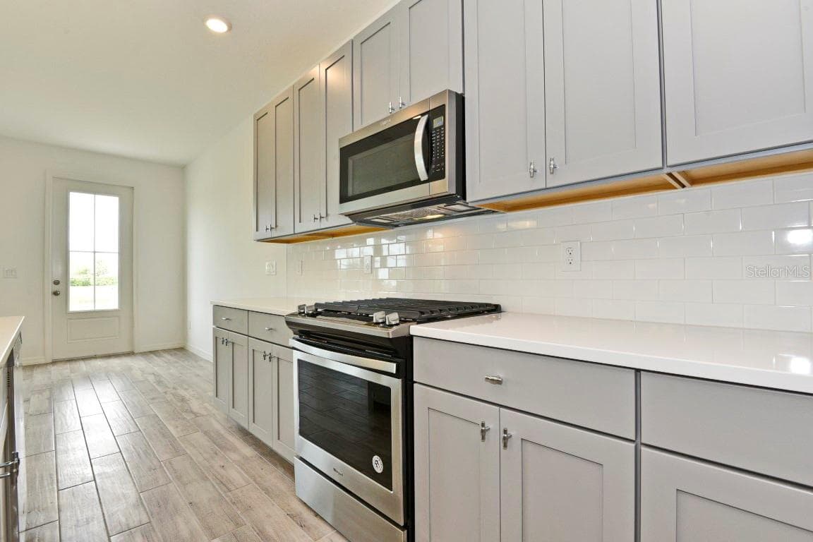 Townhouse at 720 BENOI DR, DAVENPORT, photo 10 of 42