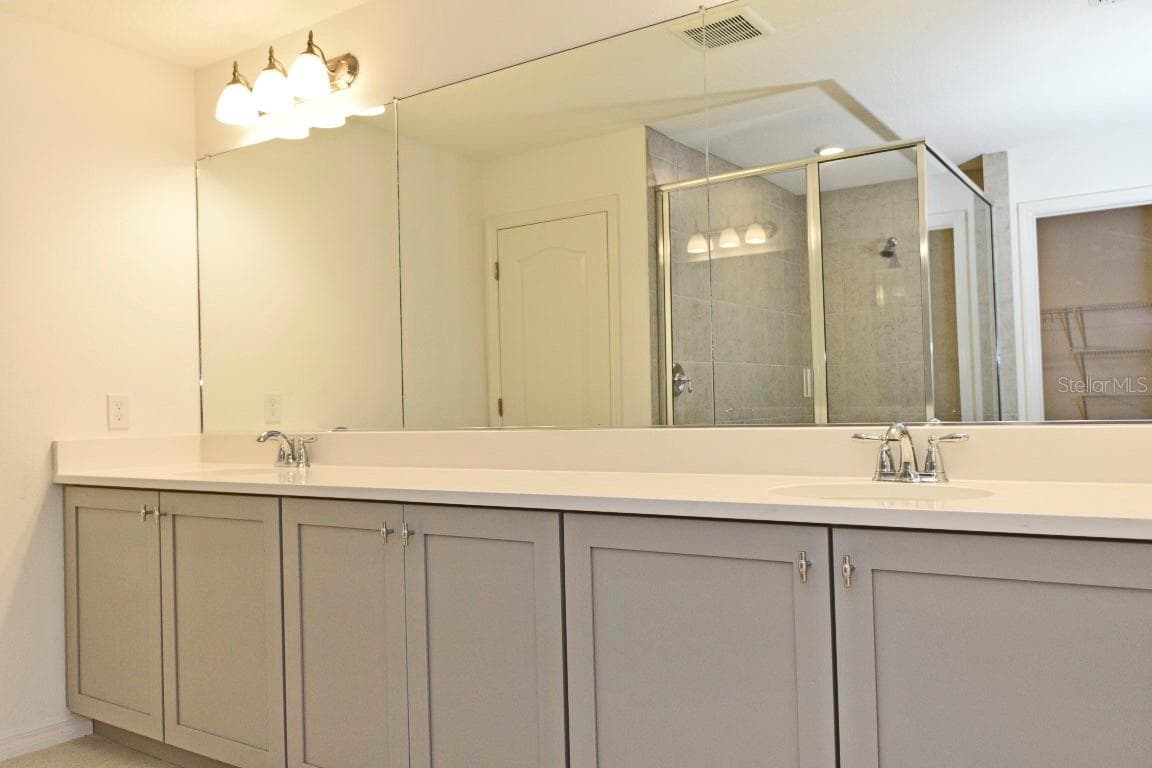 Townhouse at 720 BENOI DR, DAVENPORT, photo 14 of 42