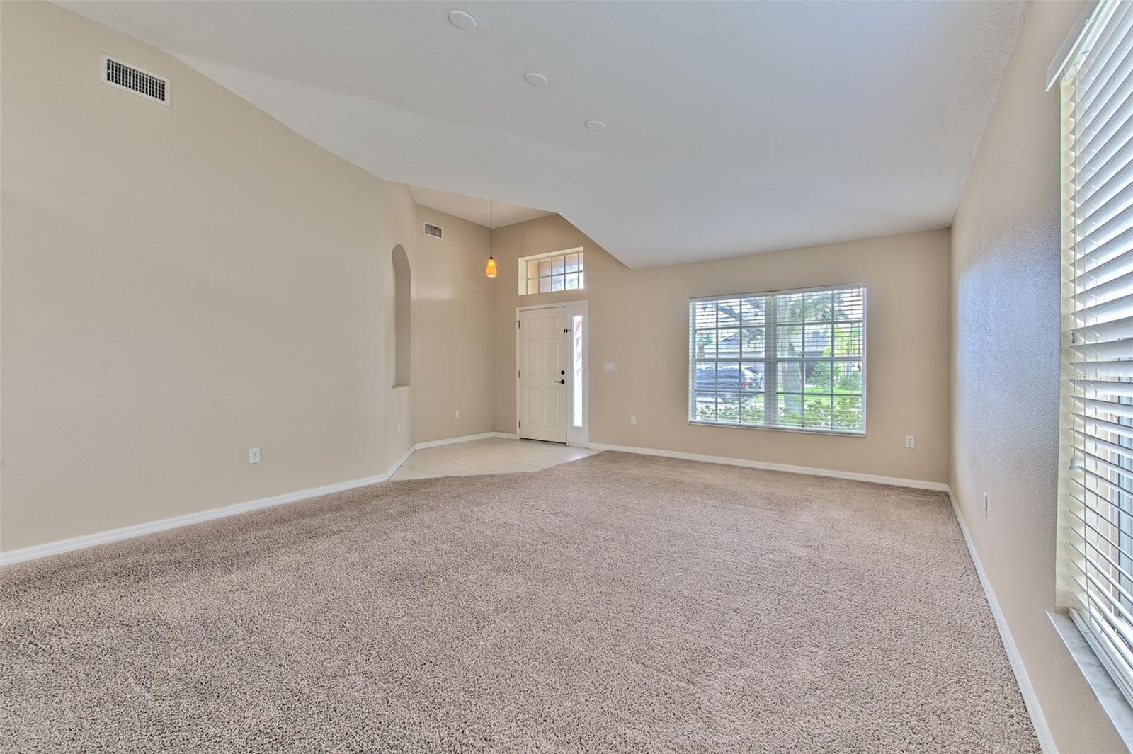 Single Family Residence at 3945 HAMPTON HILLS DR, LAKELAND, photo 8 of 33