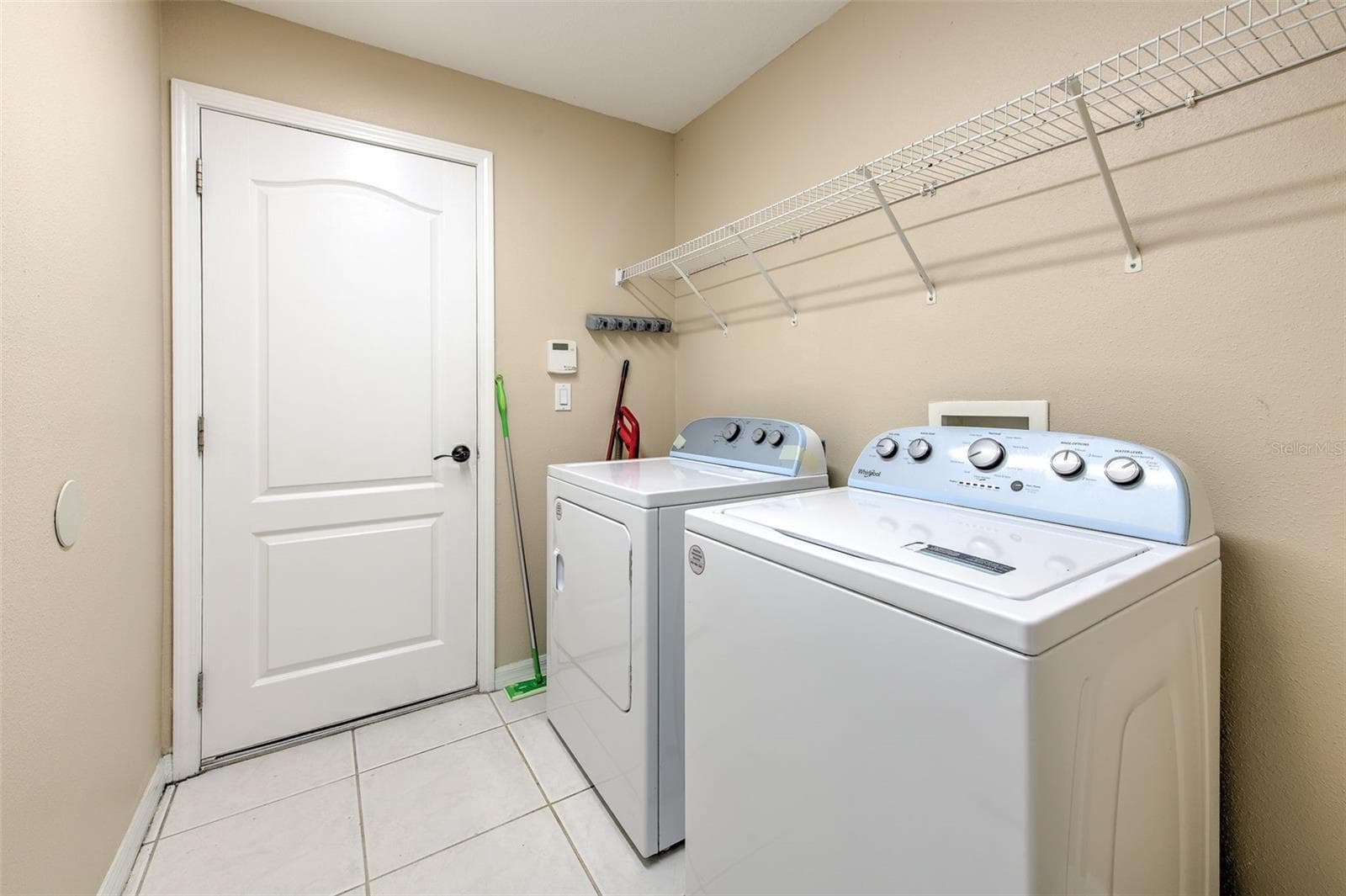 Single Family Residence at 3945 HAMPTON HILLS DR, LAKELAND, photo 14 of 33