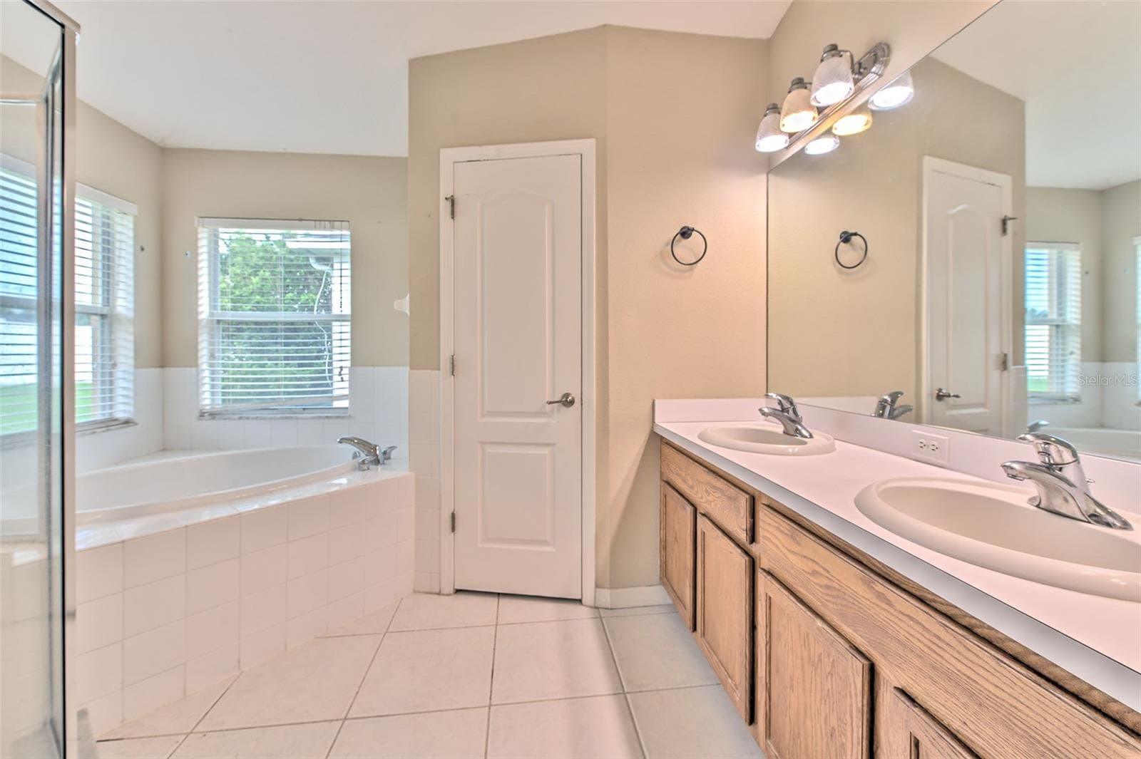 Single Family Residence at 3945 HAMPTON HILLS DR, LAKELAND, photo 27 of 33