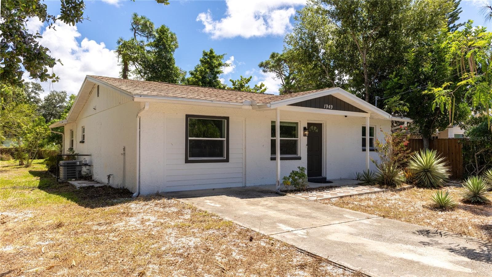 Single Family Residence at 1949 TROTTER RD, LARGO, photo 5 of 35