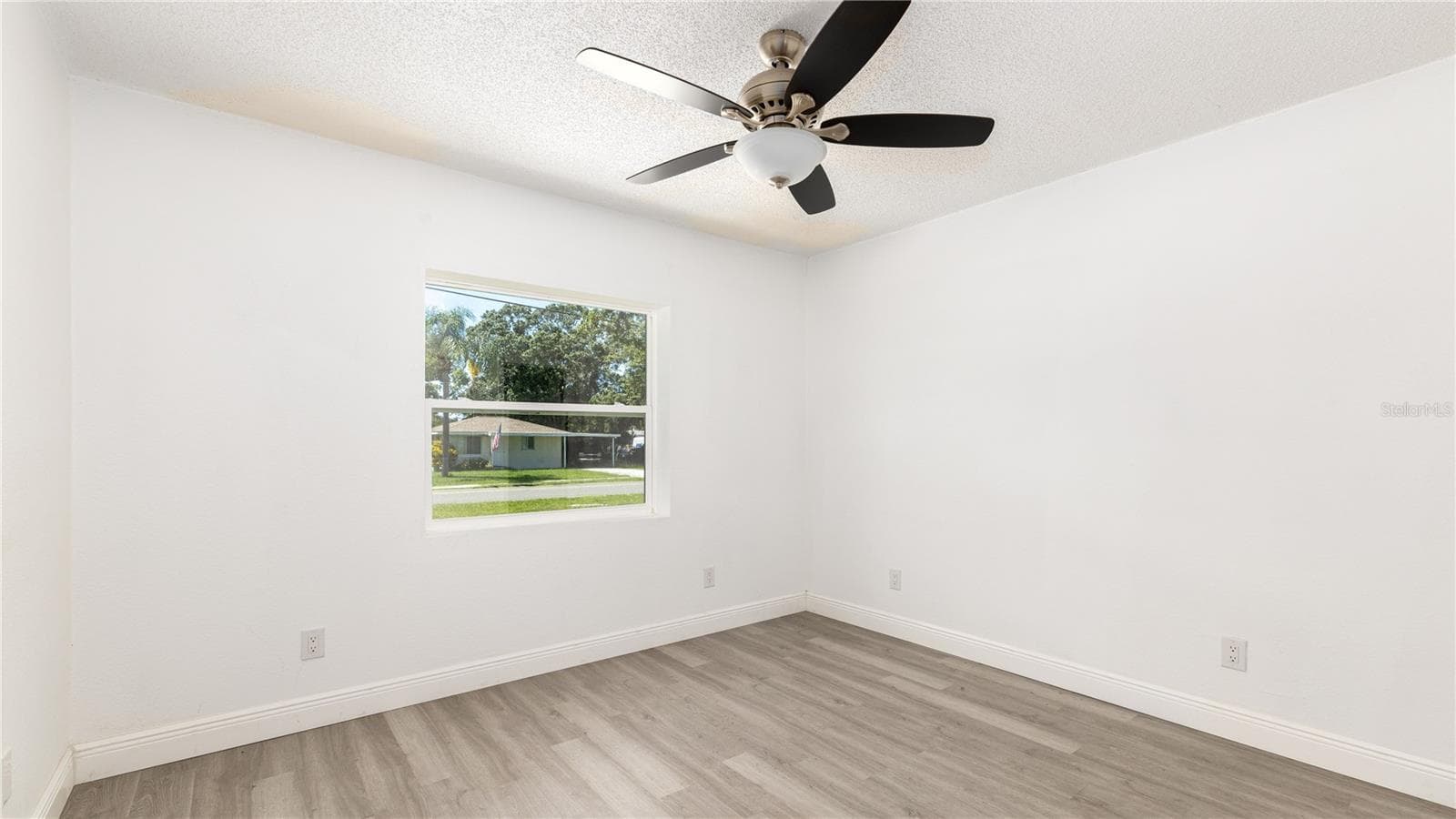 Single Family Residence at 1949 TROTTER RD, LARGO, photo 14 of 35