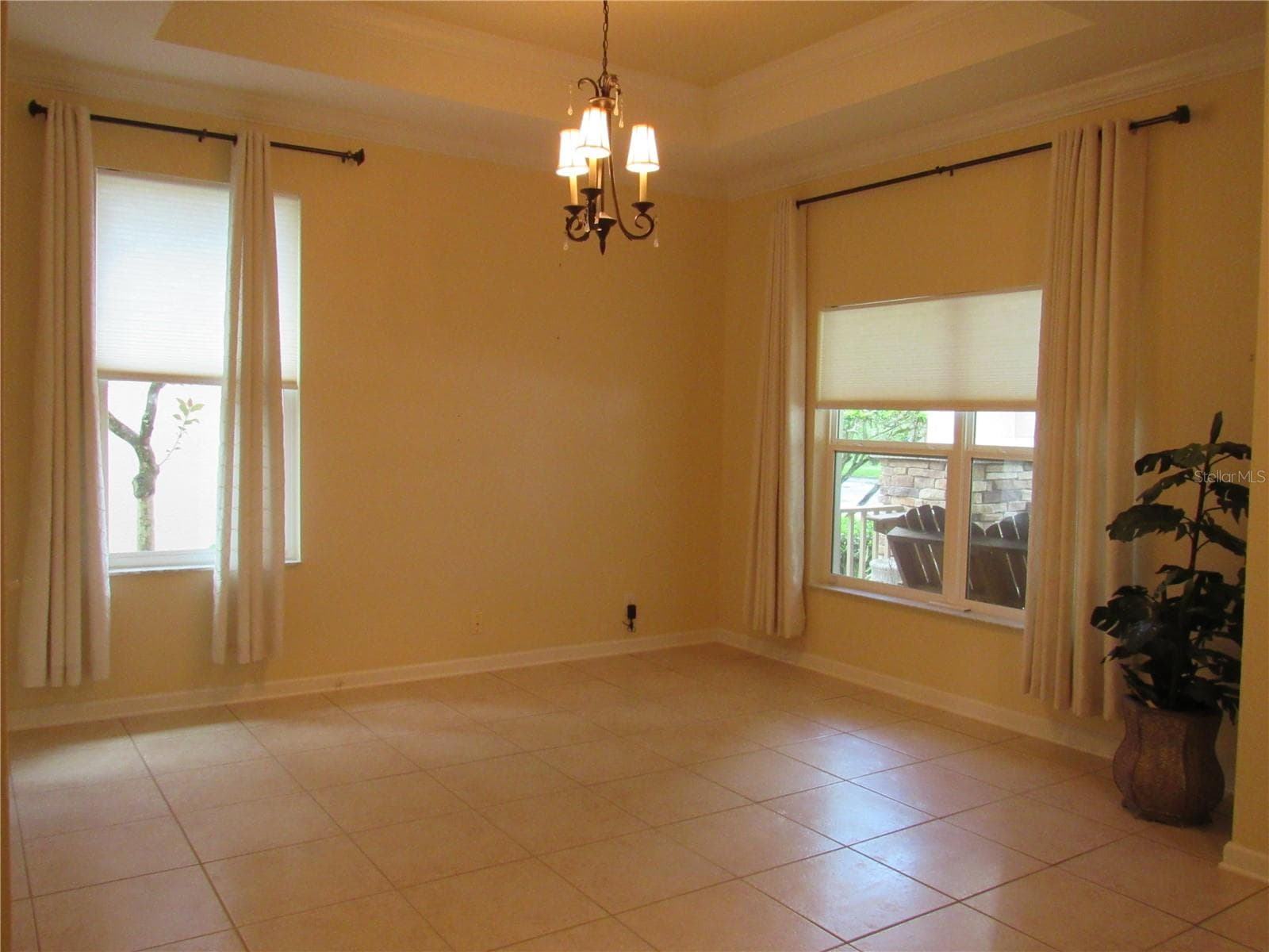 FRONT FAMILY ROOM - 506 HERON POINT WAY, DELAND