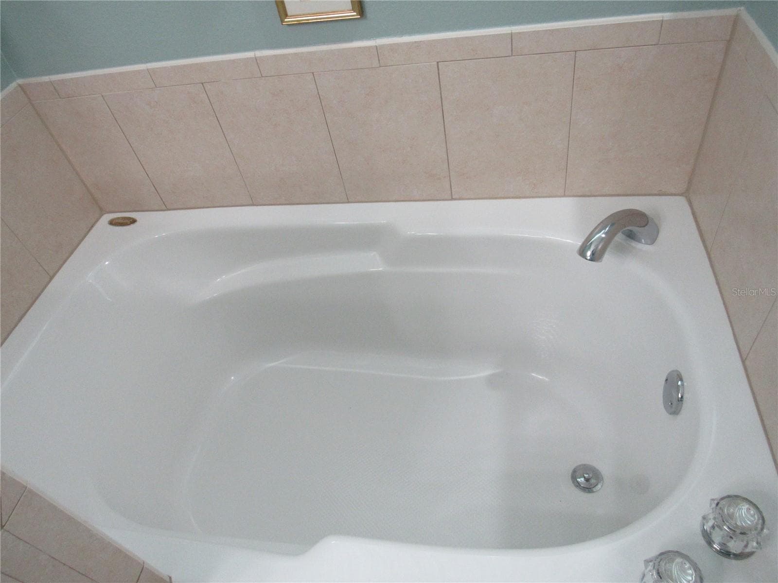 SEPERATE TUB - 506 HERON POINT WAY, DELAND