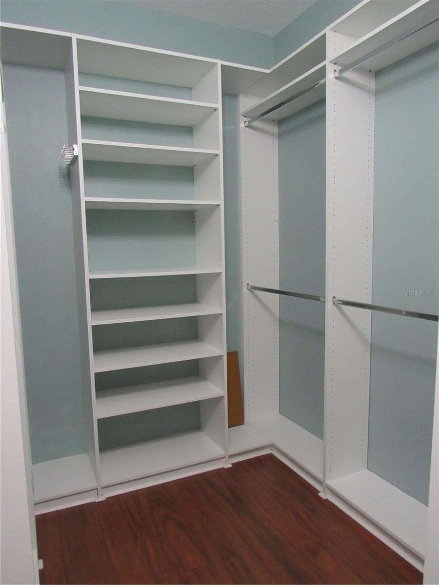 WALK IN CLOSET WITH BUILT IN STORAGE - 506 HERON POINT WAY, DELAND