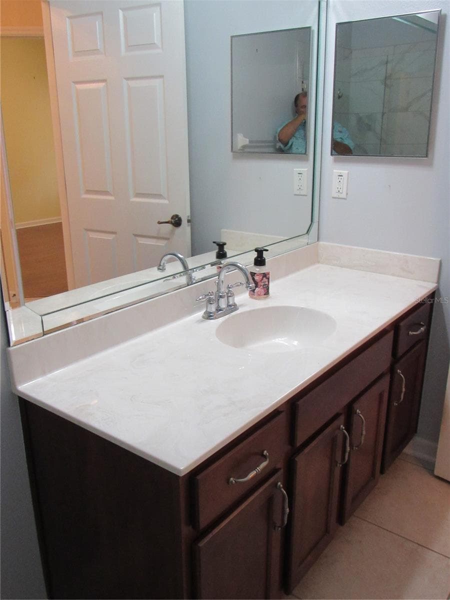 GUEST BATH - 506 HERON POINT WAY, DELAND