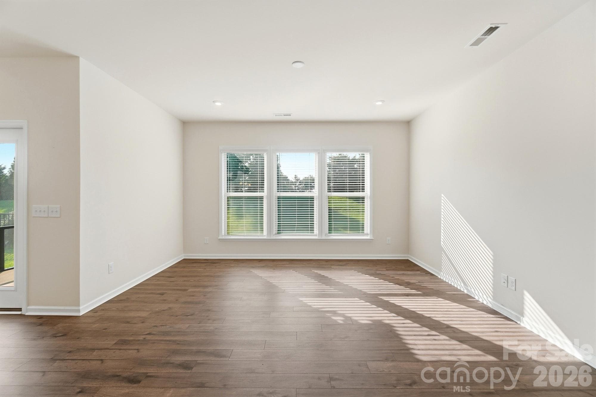 Single Family Residence at 1620 Red Leaf Drive, Fort Mill, photo 18 of 42