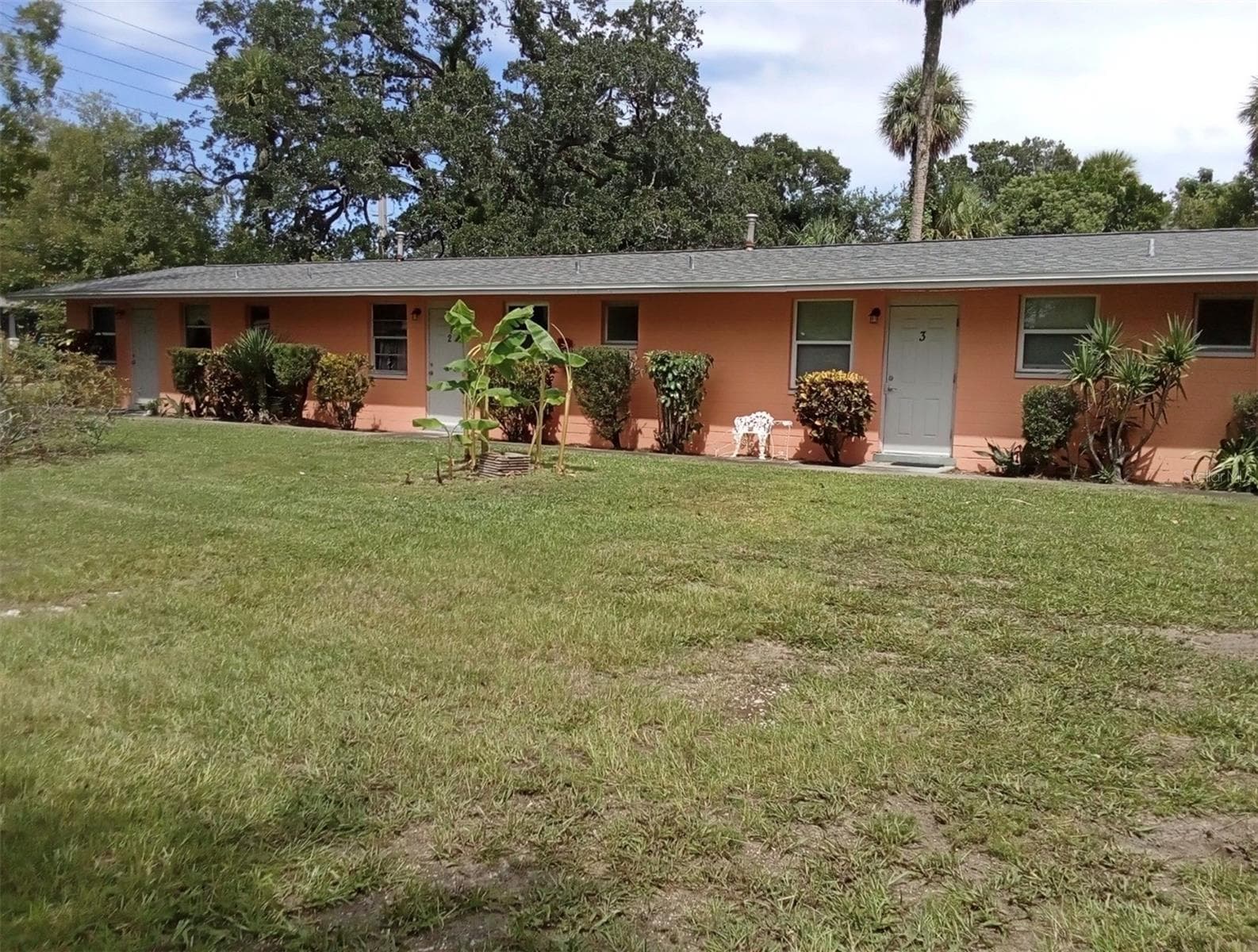 Multi-Family 5+ at 555 OAK ST, DAYTONA BEACH, photo 4 of 7