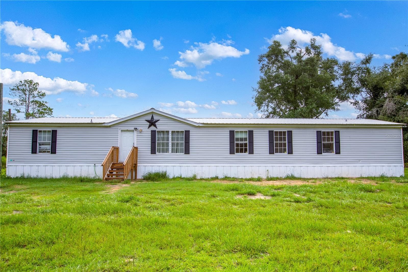 243 SW REIGEL CT