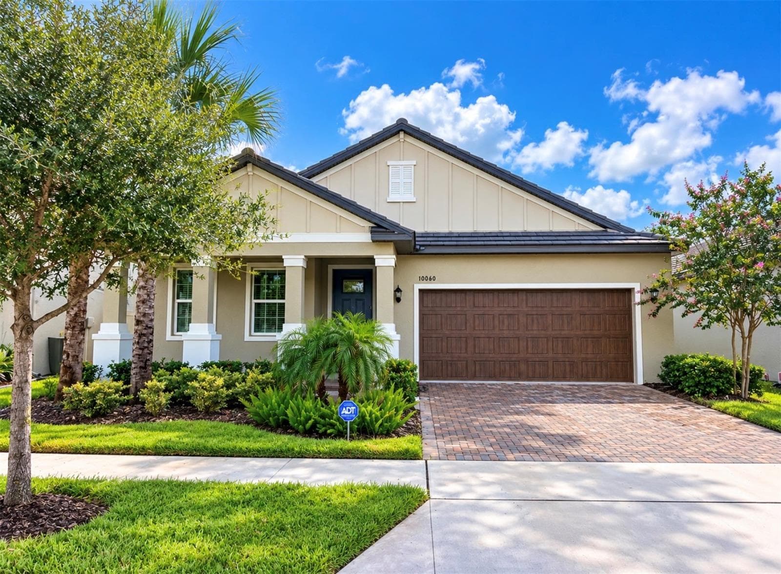 10060 BANYAN BREEZE BLVD