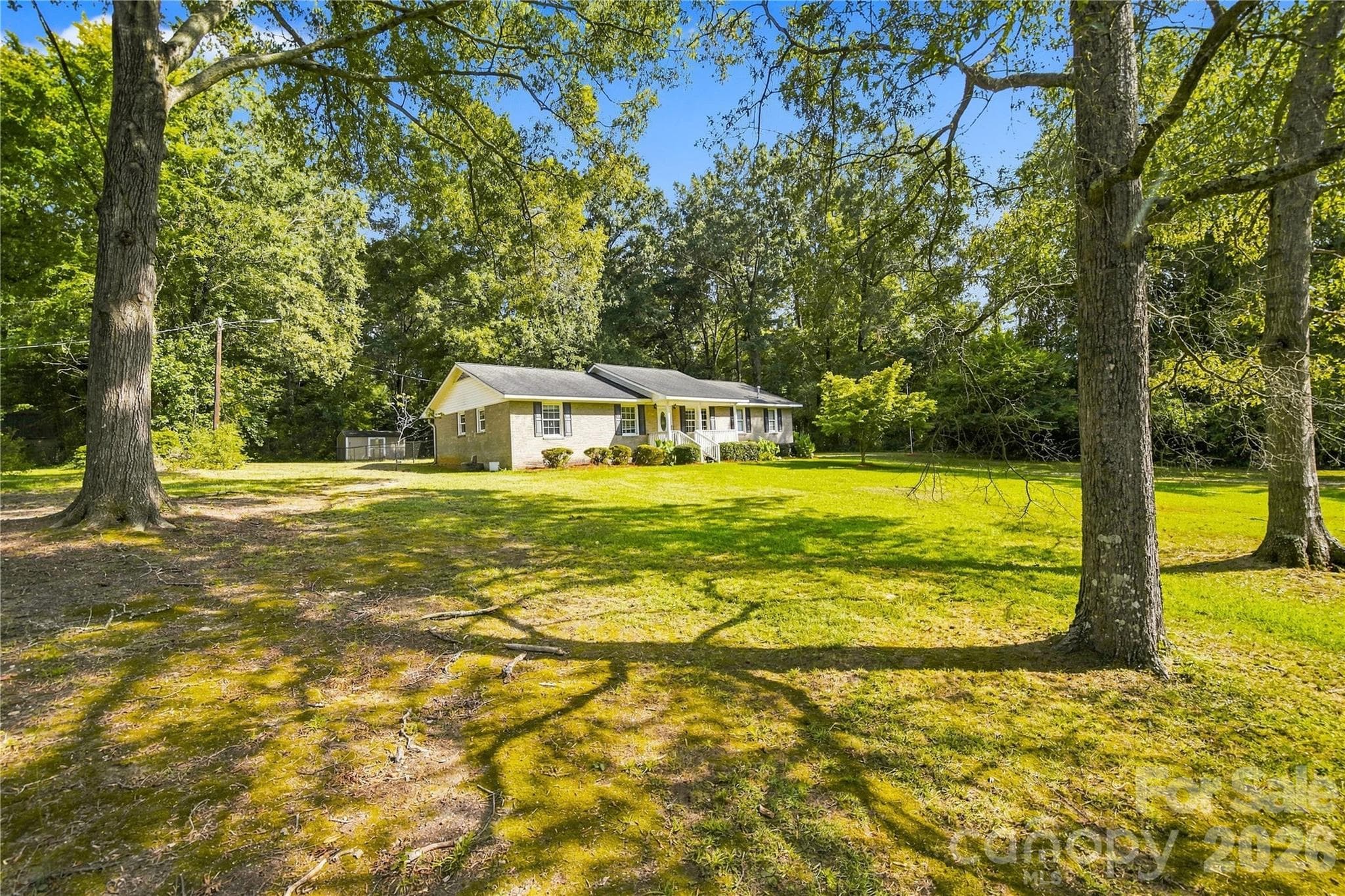 Single Family Residence at 556 Oakhaven Drive, Lancaster, photo 4 of 46