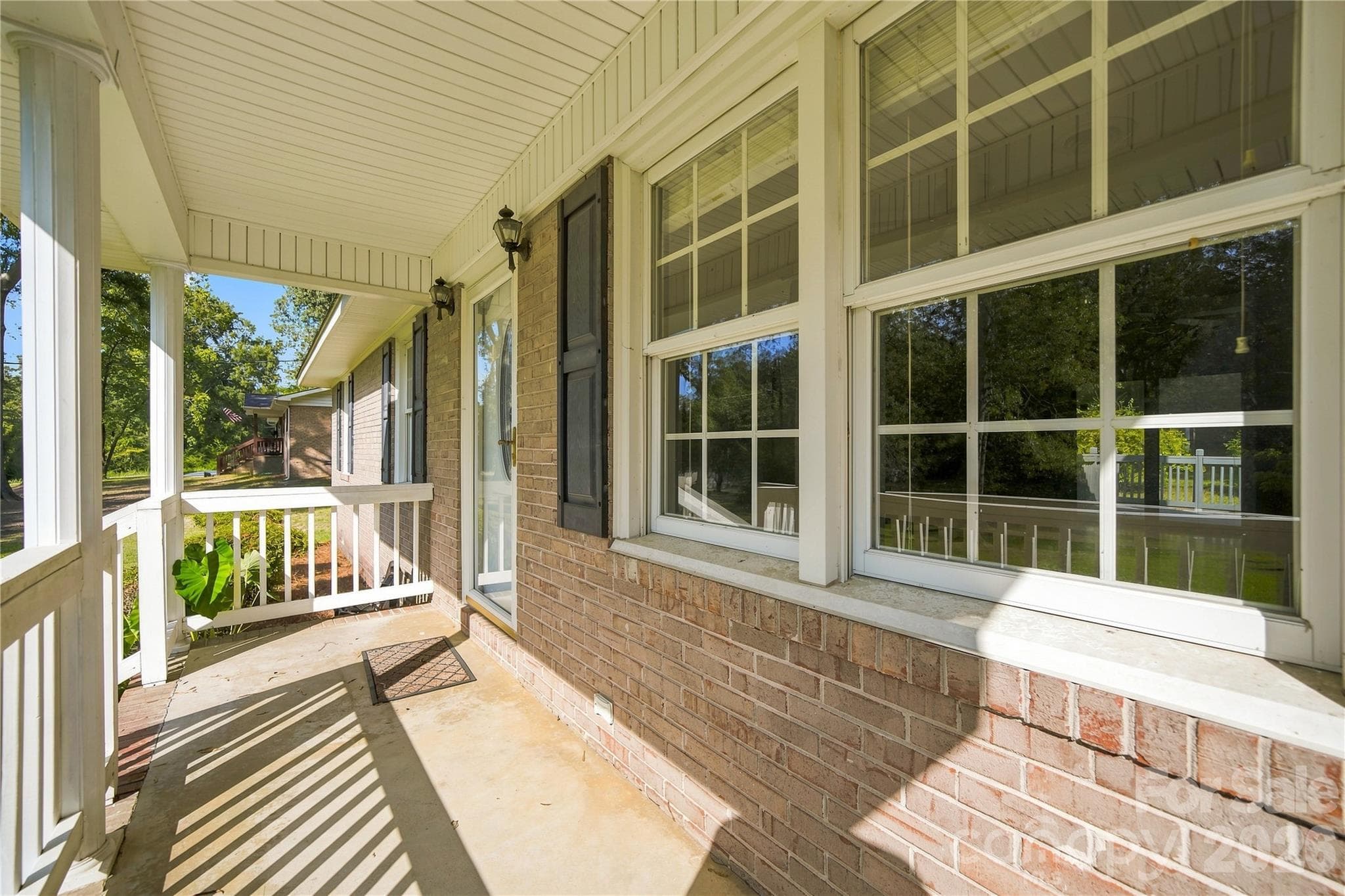 Single Family Residence at 556 Oakhaven Drive, Lancaster, photo 6 of 46