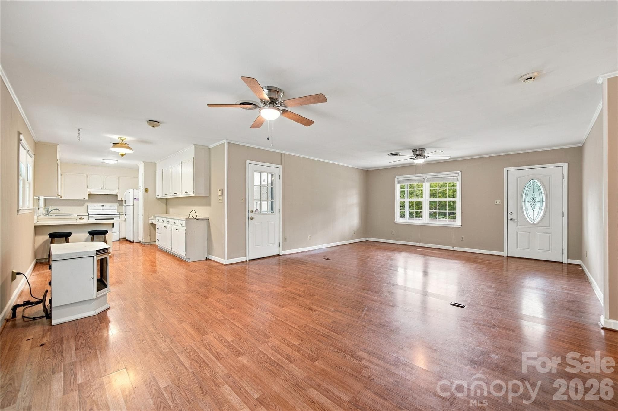 Single Family Residence at 556 Oakhaven Drive, Lancaster, photo 12 of 46