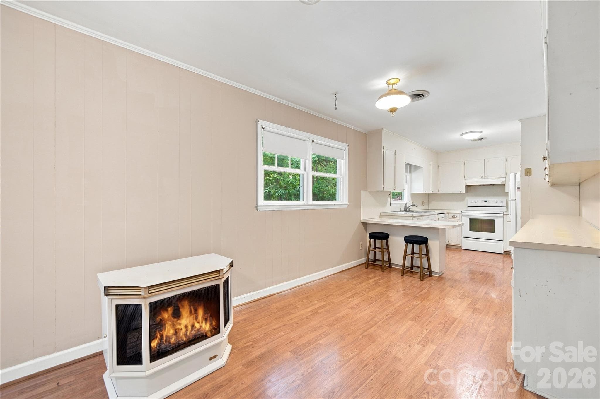 Single Family Residence at 556 Oakhaven Drive, Lancaster, photo 14 of 46