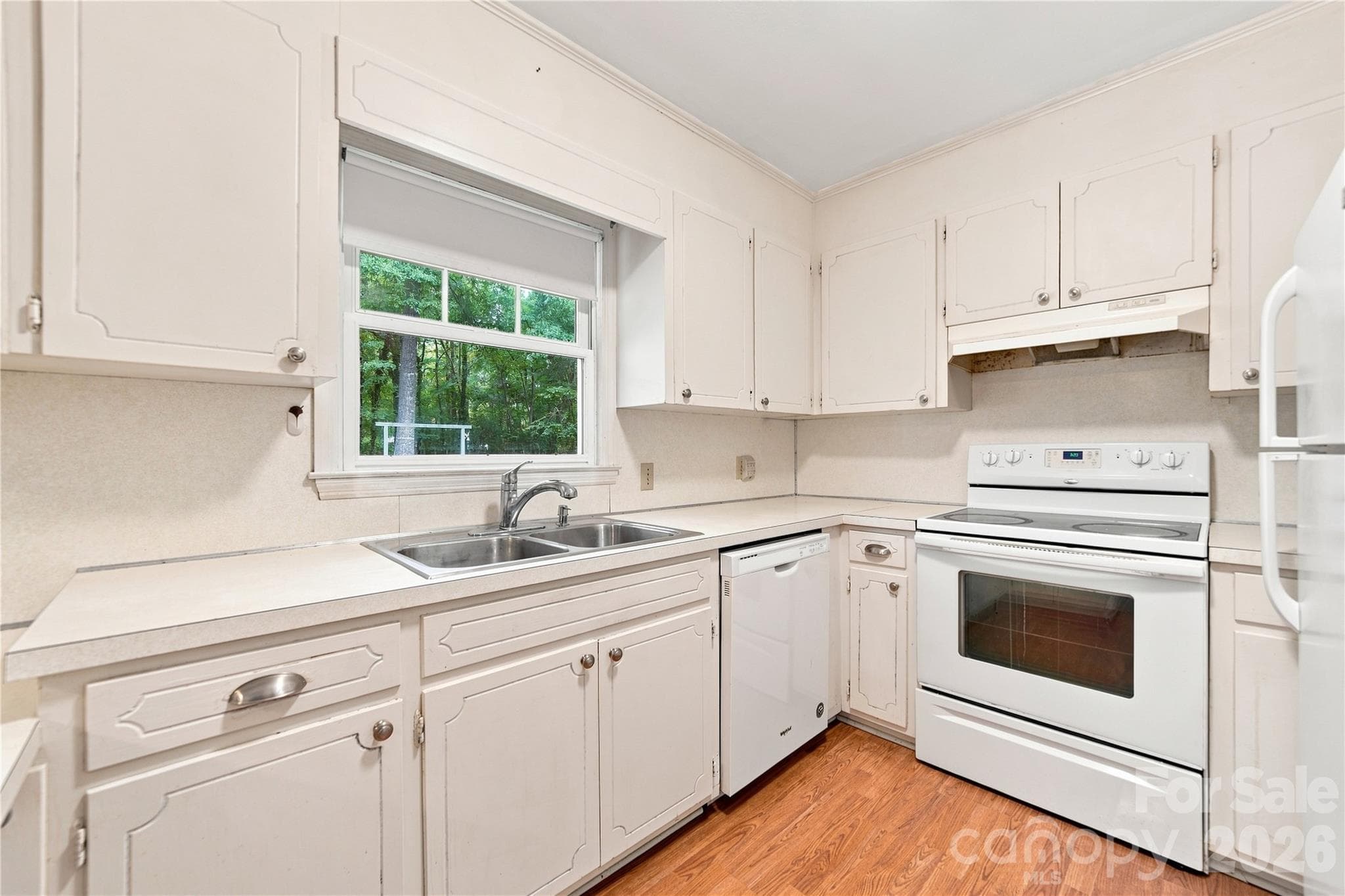 Single Family Residence at 556 Oakhaven Drive, Lancaster, photo 16 of 46
