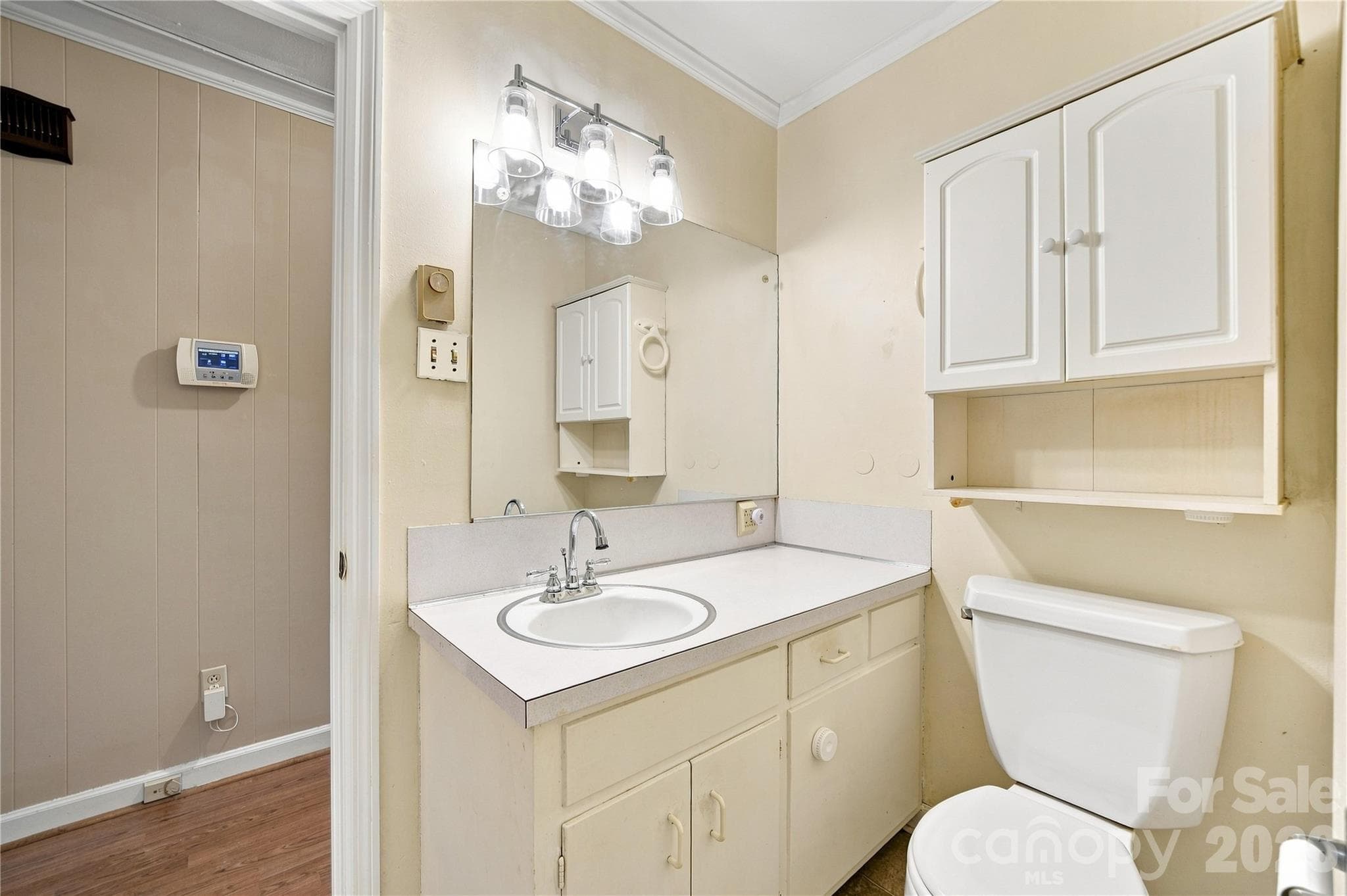 Single Family Residence at 556 Oakhaven Drive, Lancaster, photo 20 of 46