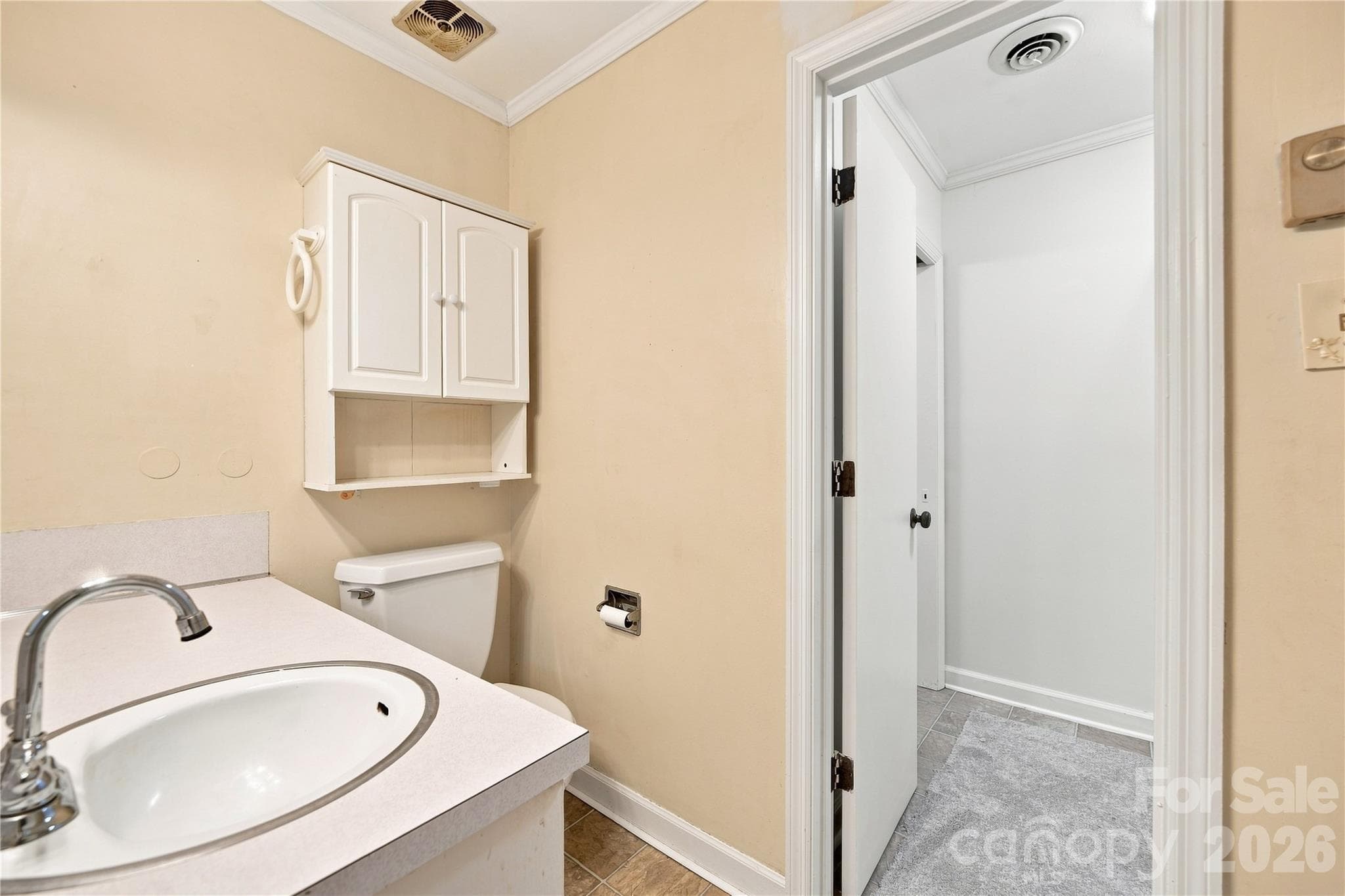 Single Family Residence at 556 Oakhaven Drive, Lancaster, photo 21 of 46