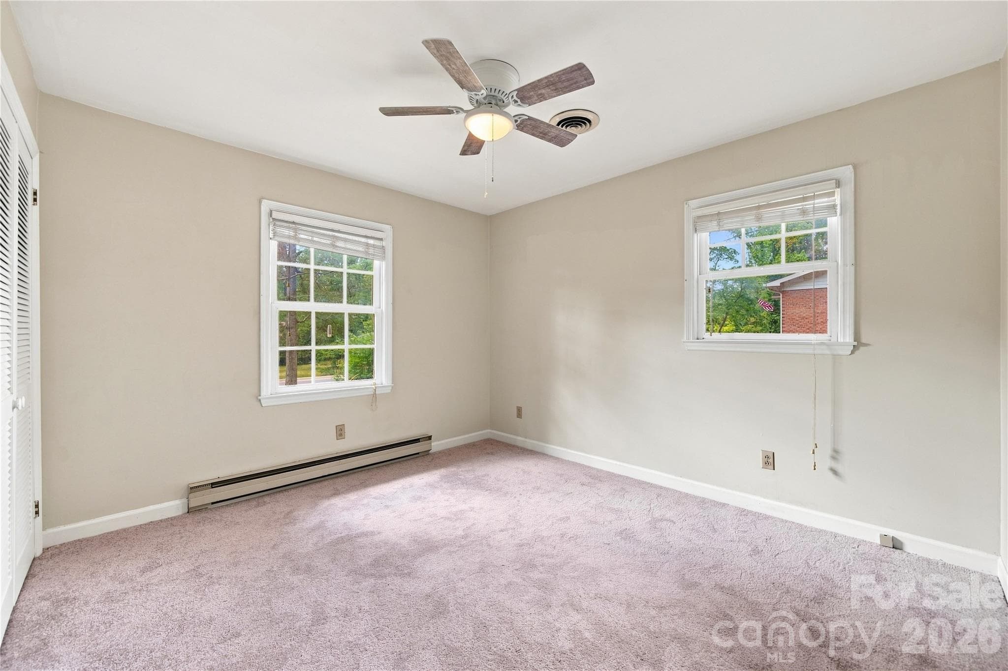 Single Family Residence at 556 Oakhaven Drive, Lancaster, photo 27 of 46