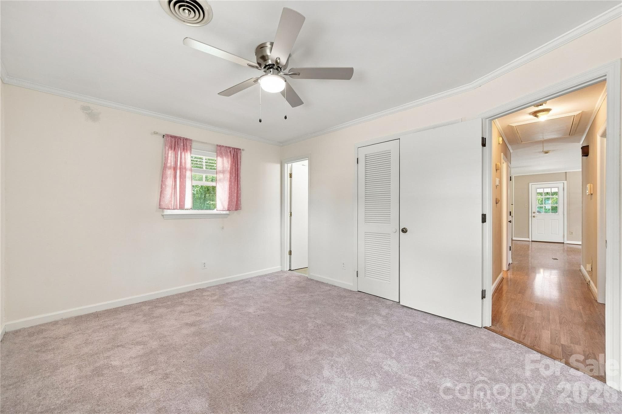 Single Family Residence at 556 Oakhaven Drive, Lancaster, photo 30 of 46