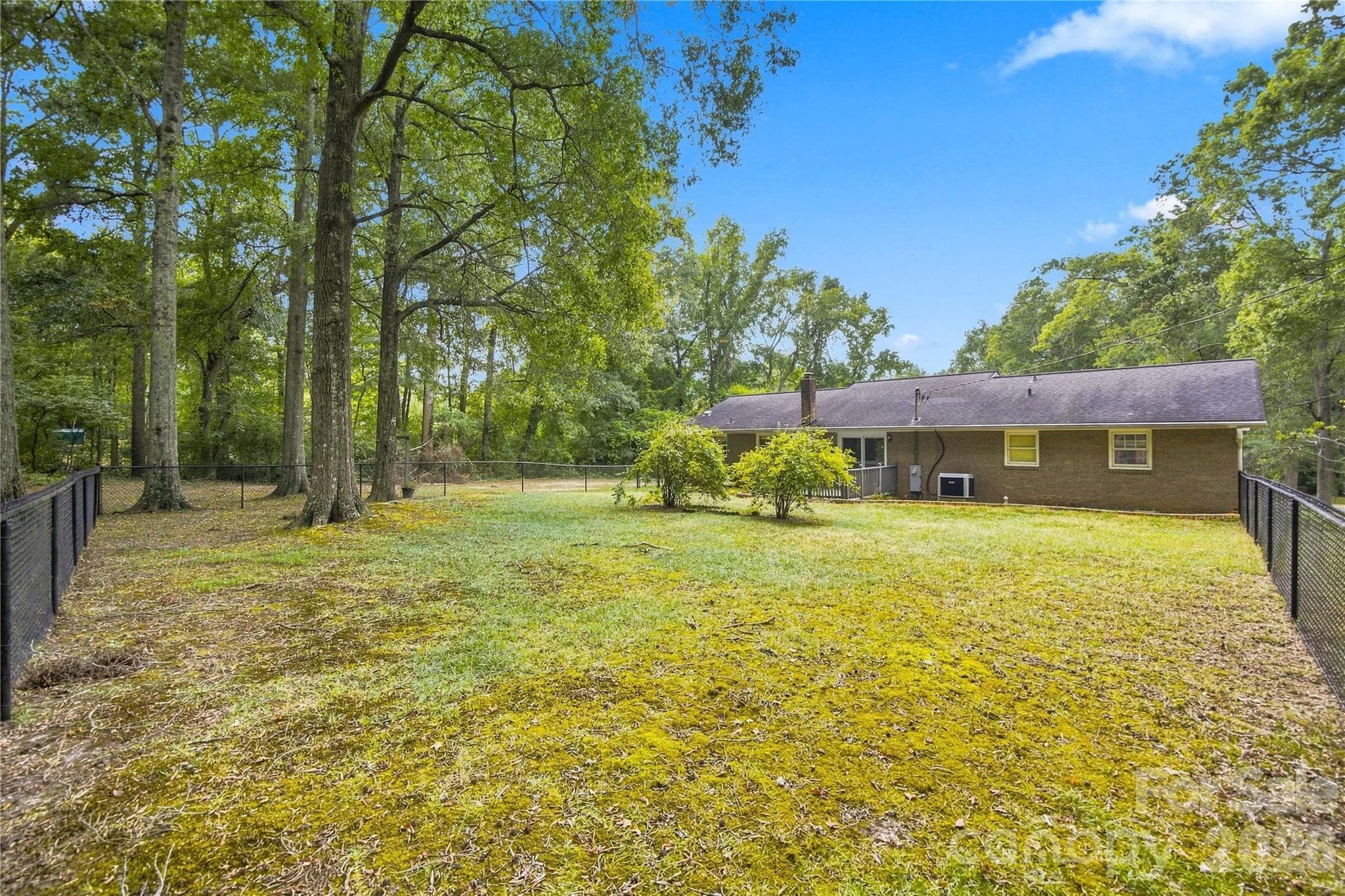 Single Family Residence at 556 Oakhaven Drive, Lancaster, photo 39 of 46