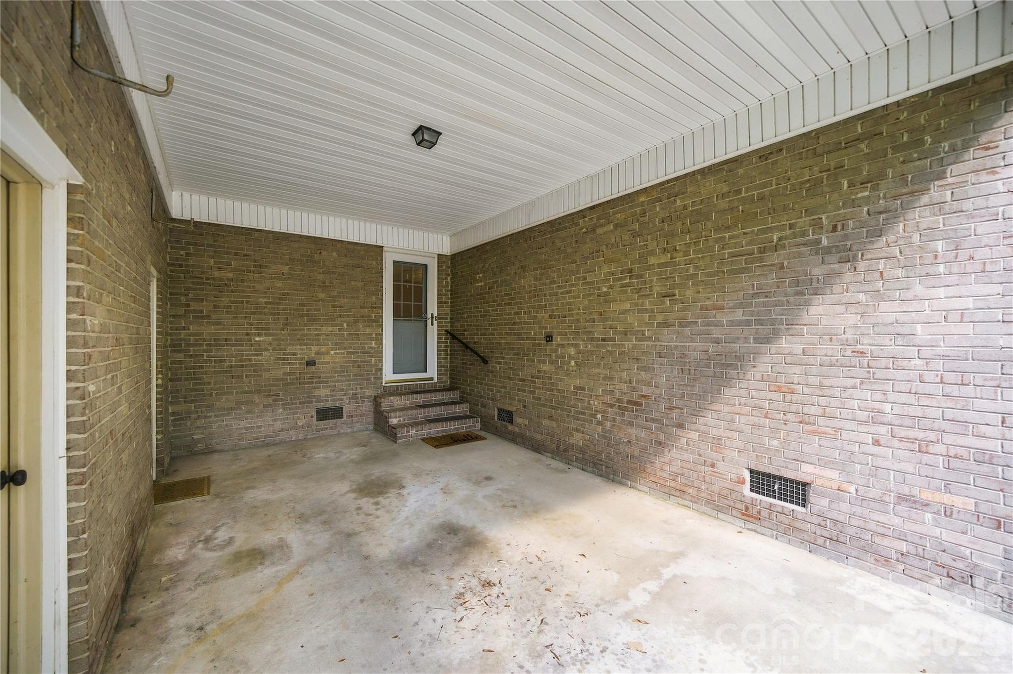 Single Family Residence at 556 Oakhaven Drive, Lancaster, photo 42 of 46