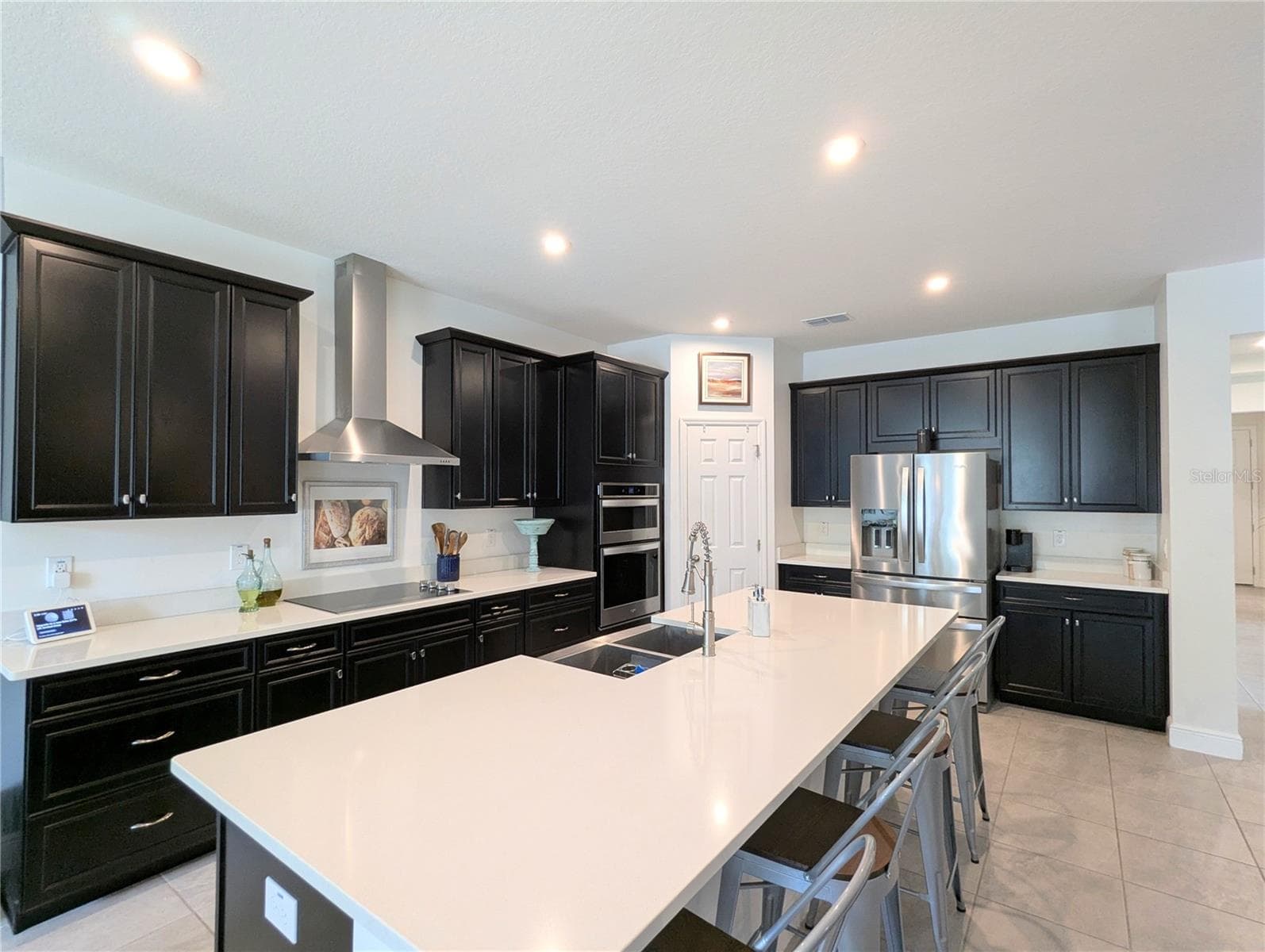 Imagine making dinner here - 2333 FARNHAM DR, OCOEE