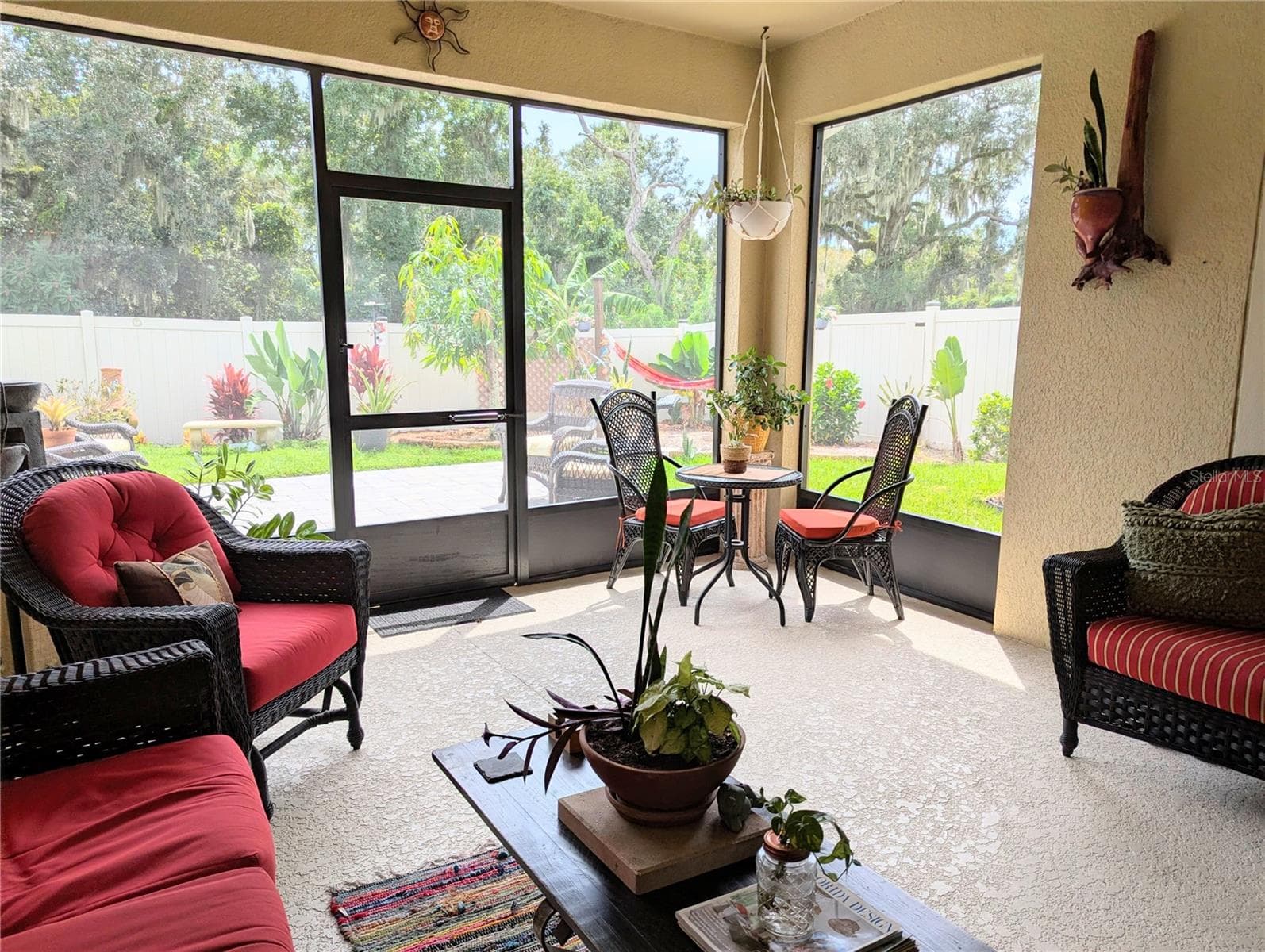 Sit and enjoy watching and listening to the birds - 2333 FARNHAM DR, OCOEE
