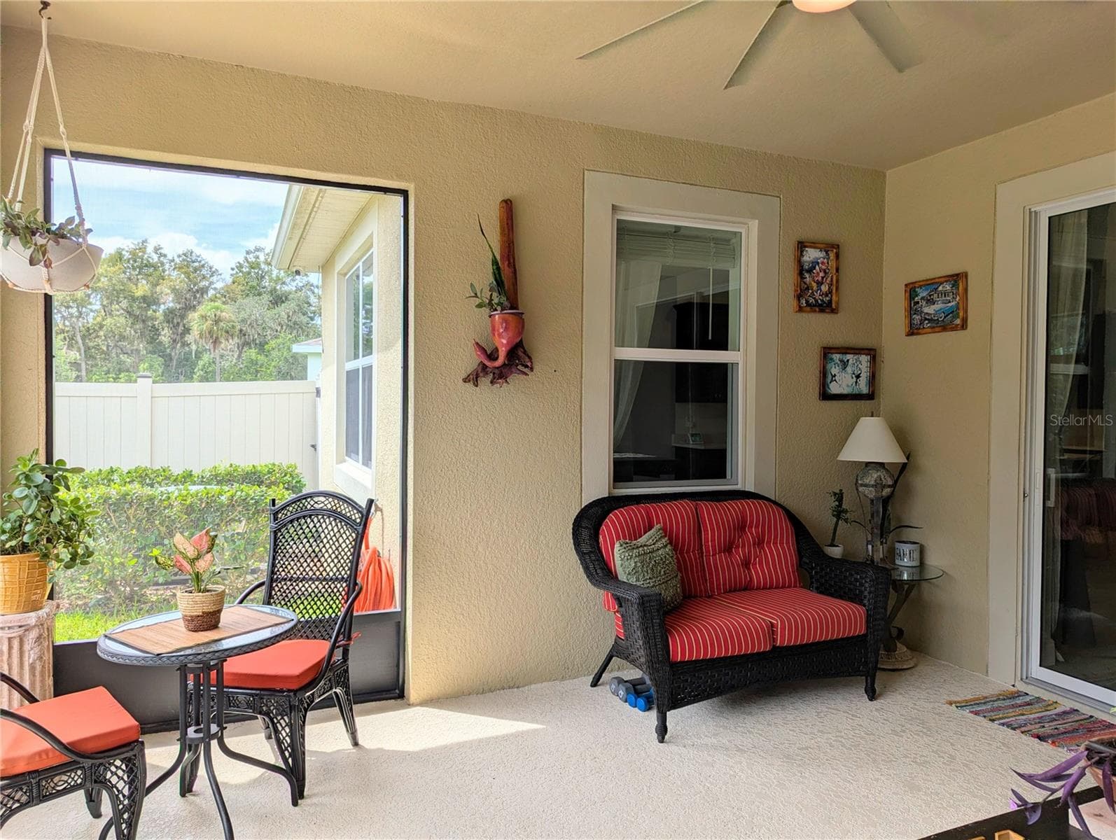Enjoy and adult beverage after a long day - 2333 FARNHAM DR, OCOEE