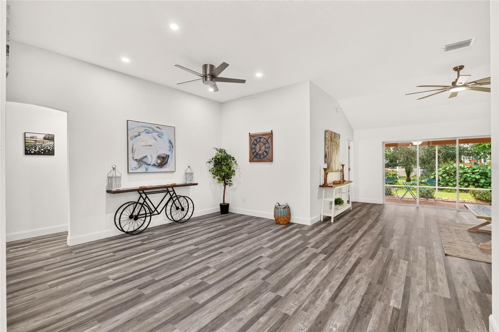 Single Family Residence at 1238 AUGUSTINE DR, THE VILLAGES, photo 18 of 66