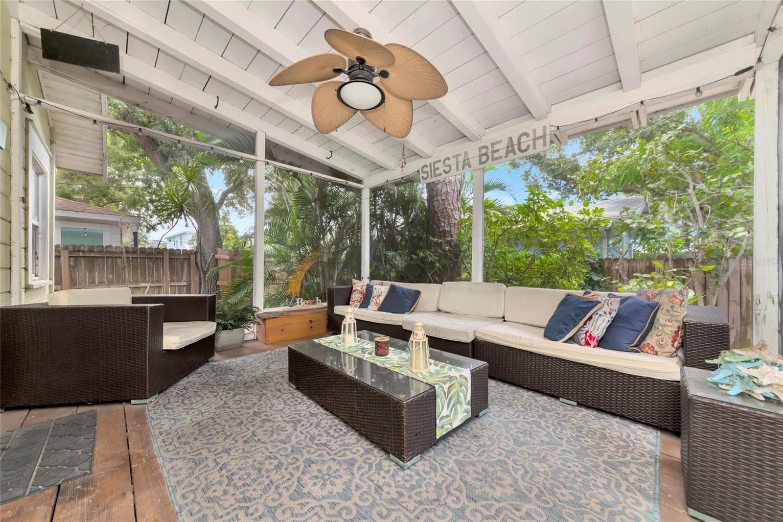 Single Family Residence at 1712 SIESTA DR, SARASOTA, photo 13 of 21