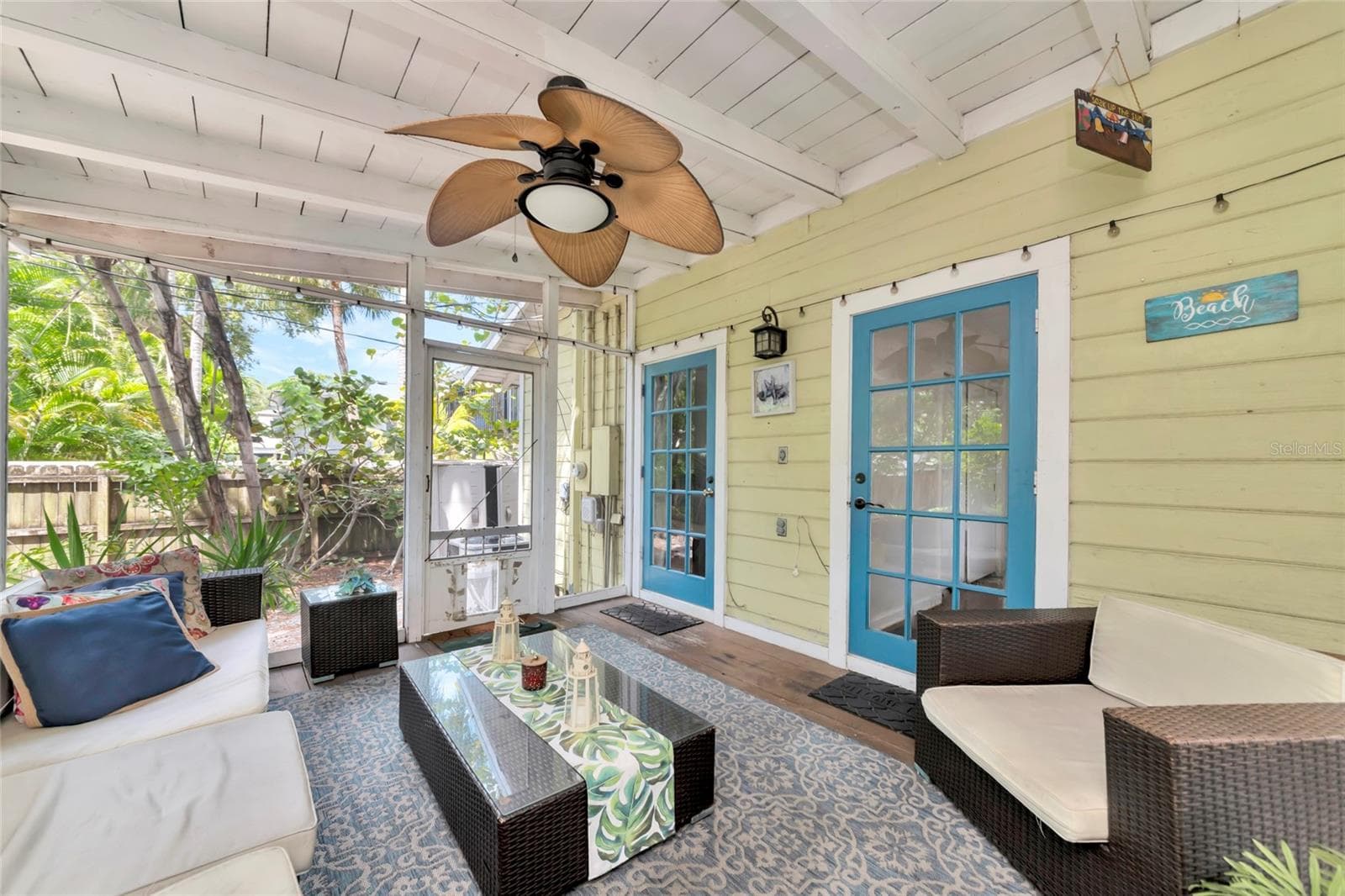 Single Family Residence at 1712 SIESTA DR, SARASOTA, photo 14 of 21