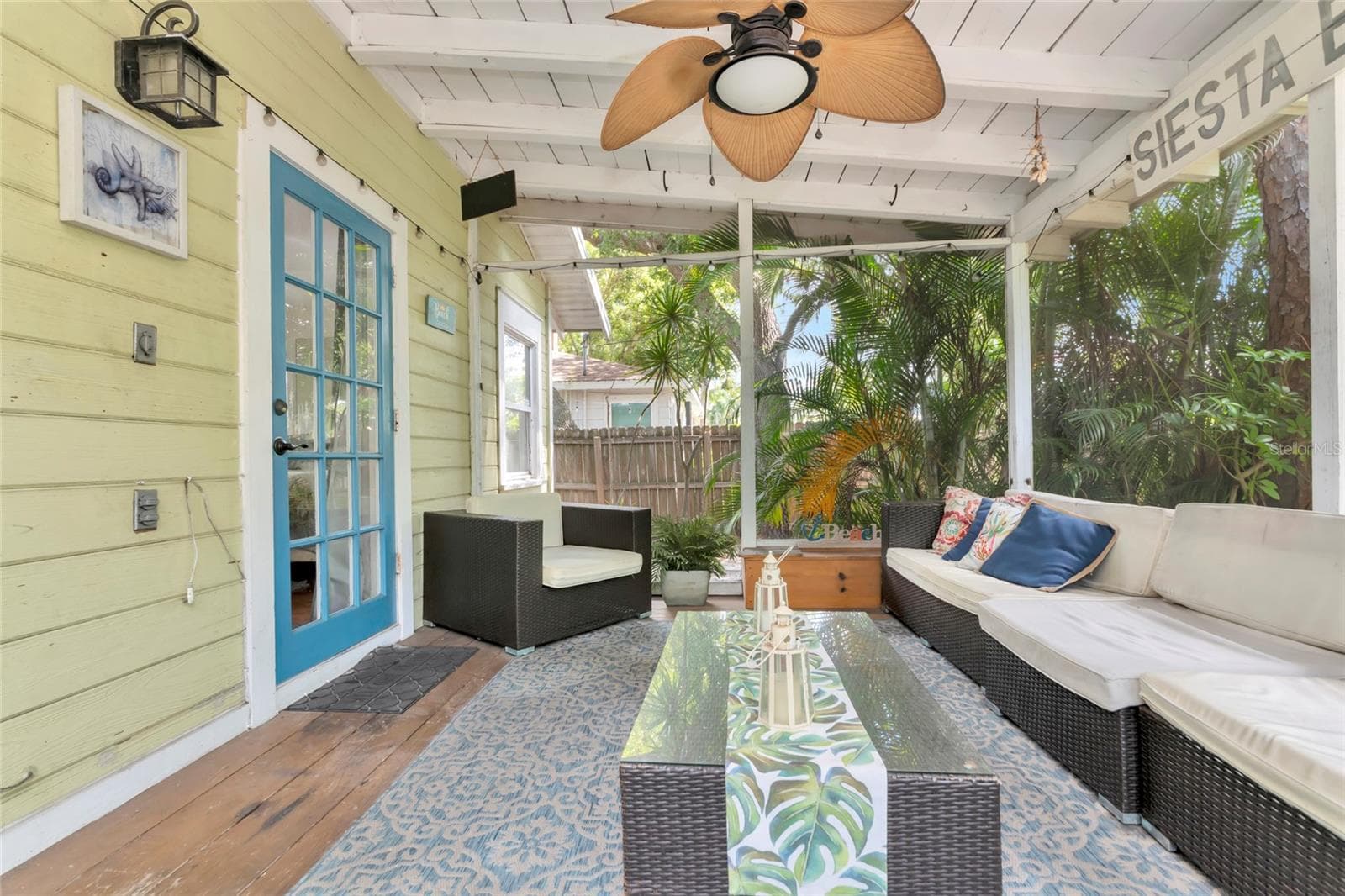 Single Family Residence at 1712 SIESTA DR, SARASOTA, photo 18 of 21