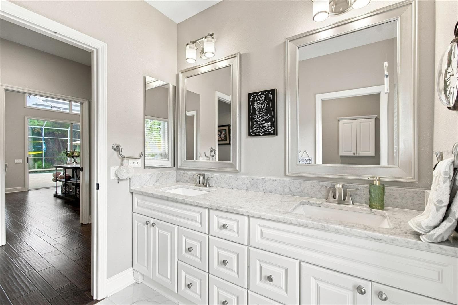 Single Family Residence at 9212 PINE ISLAND CT, TAMPA, photo 55 of 111
