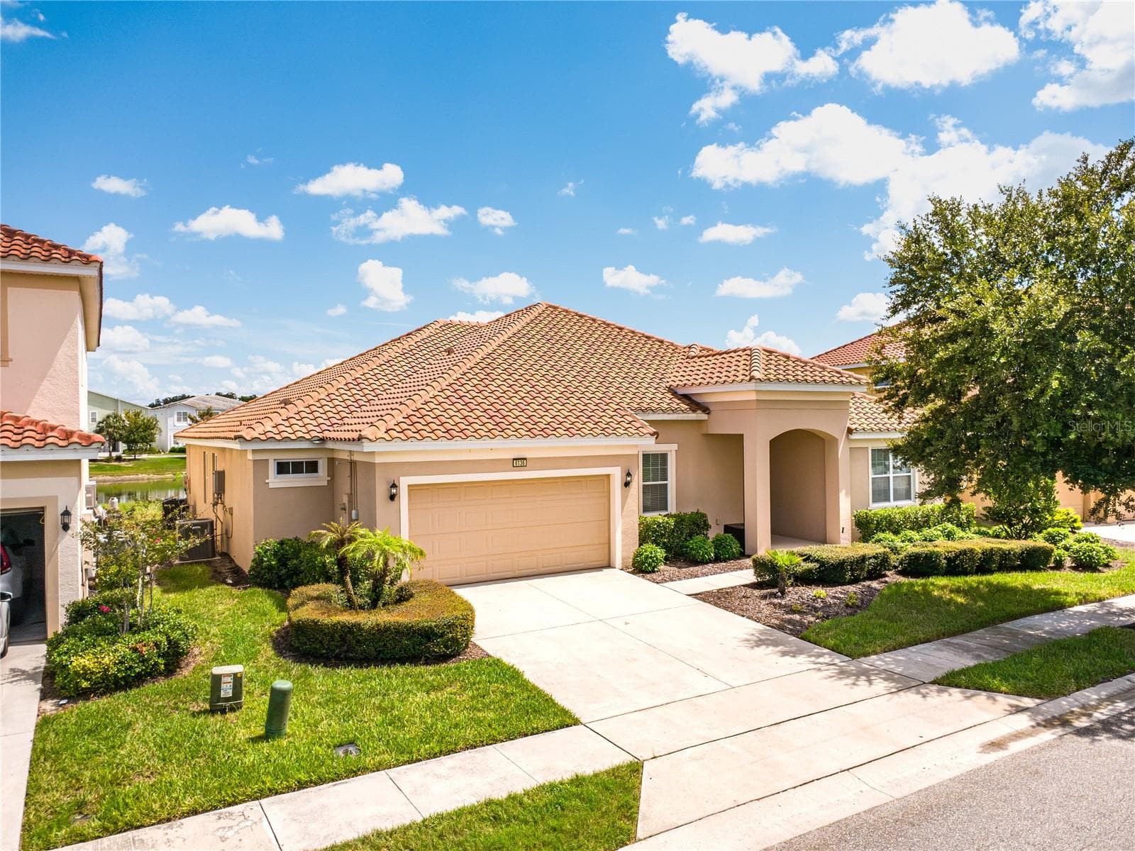 6136 BROAD OAK DR