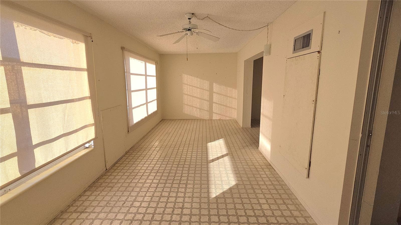 Condominium at 2402 ECUADORIAN WAY #48, CLEARWATER, photo 3 of 9