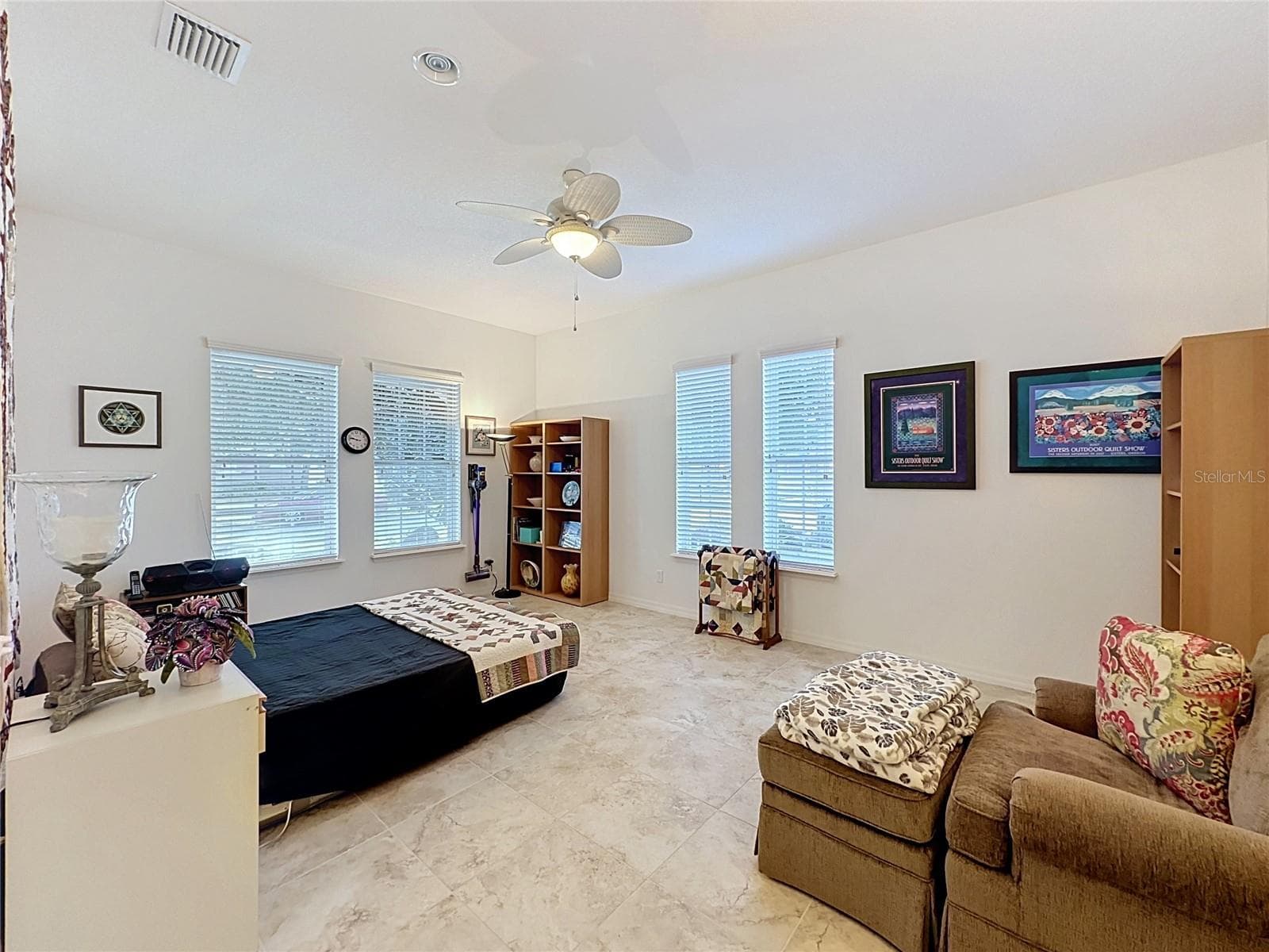 Single Family Residence at 145 BAYOU BEND RD, GROVELAND, photo 9 of 99